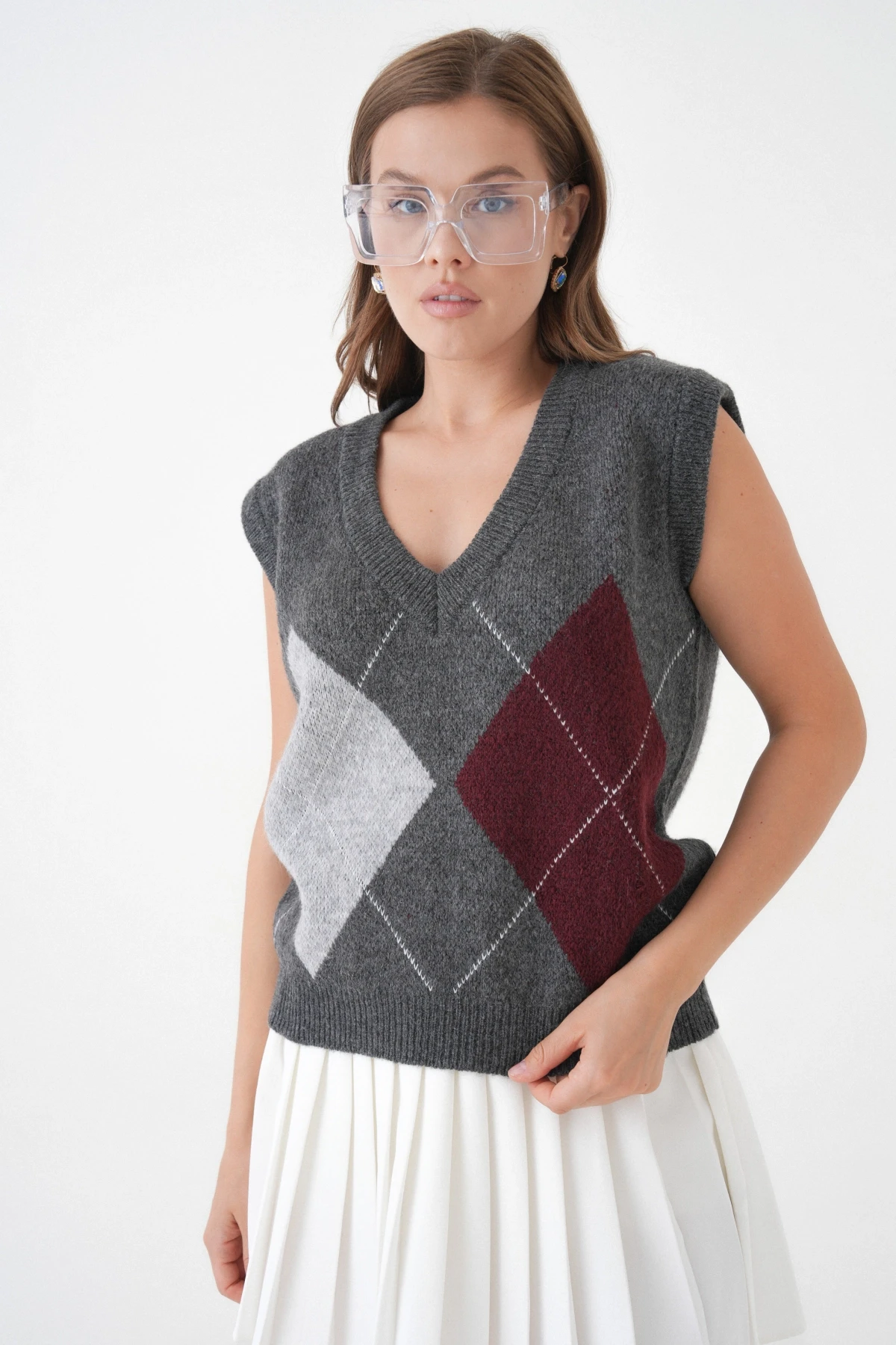 Kadın V Yaka Desenli Yumuşak Dokulu Triko Sweater