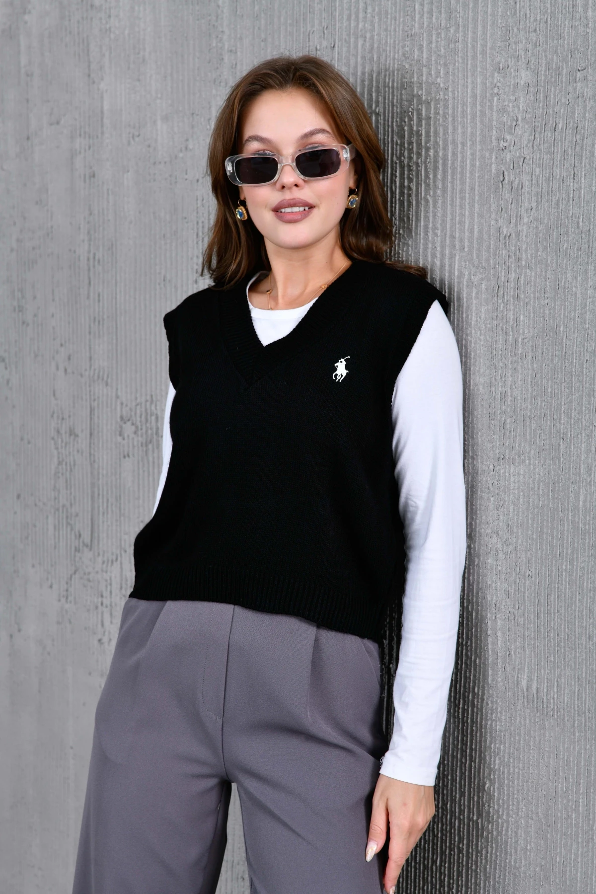 Kadın V Yaka Nakışlı Oversize Basic Triko Sweater