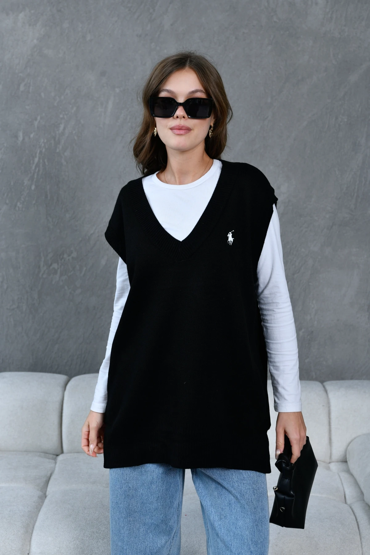 Kadın V Yaka Nakışlı Oversize Triko Sweater
