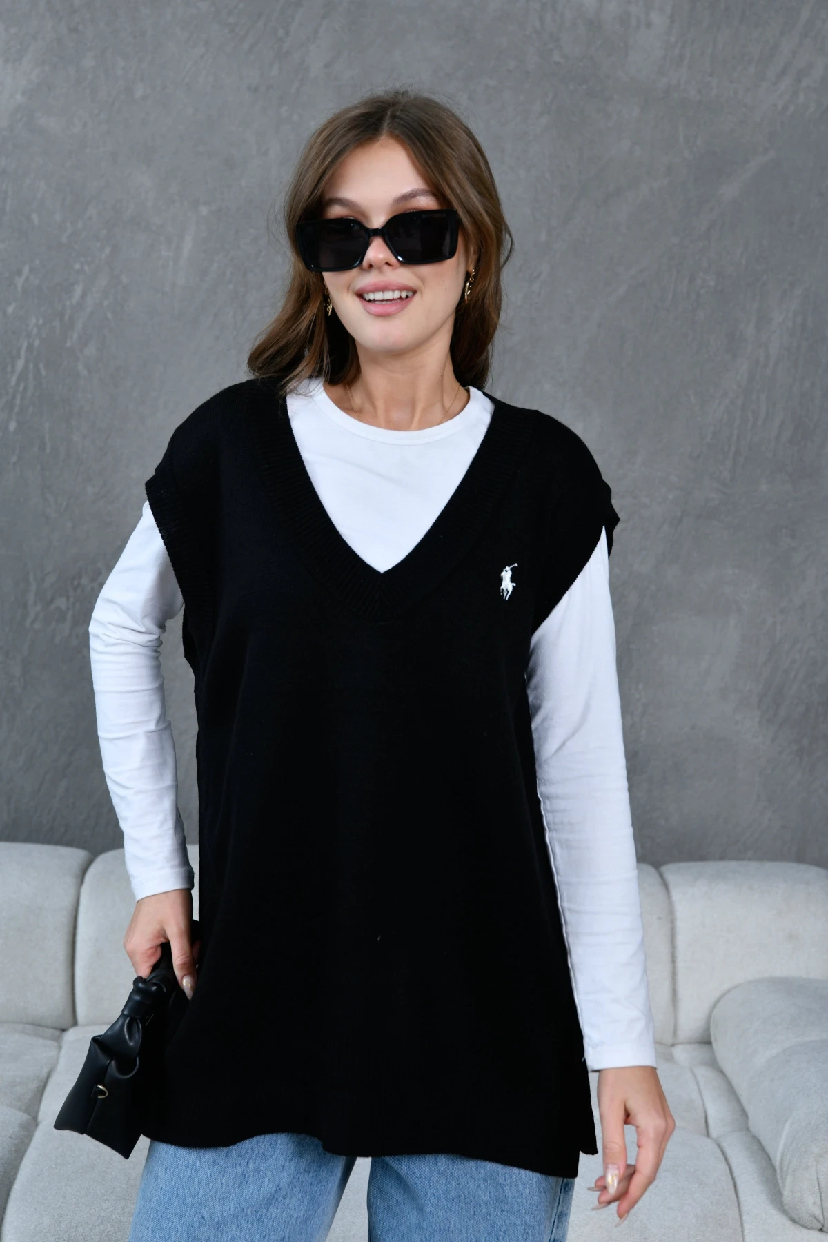 Kadın V Yaka Nakışlı Oversize Triko Sweater