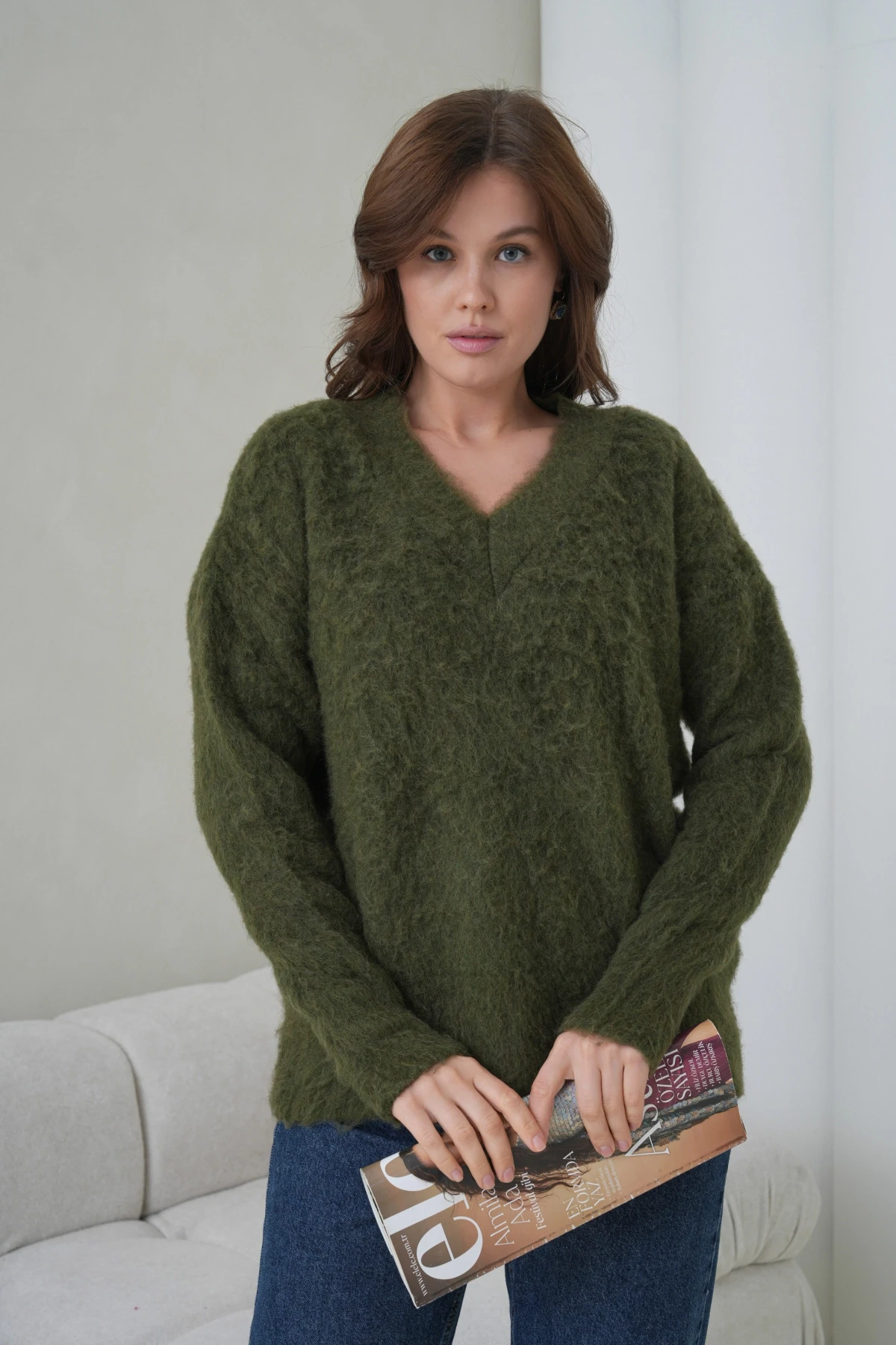 Kadın V Yaka Sakal Dokulu Şardonlu Oversize Triko Kazak 8695