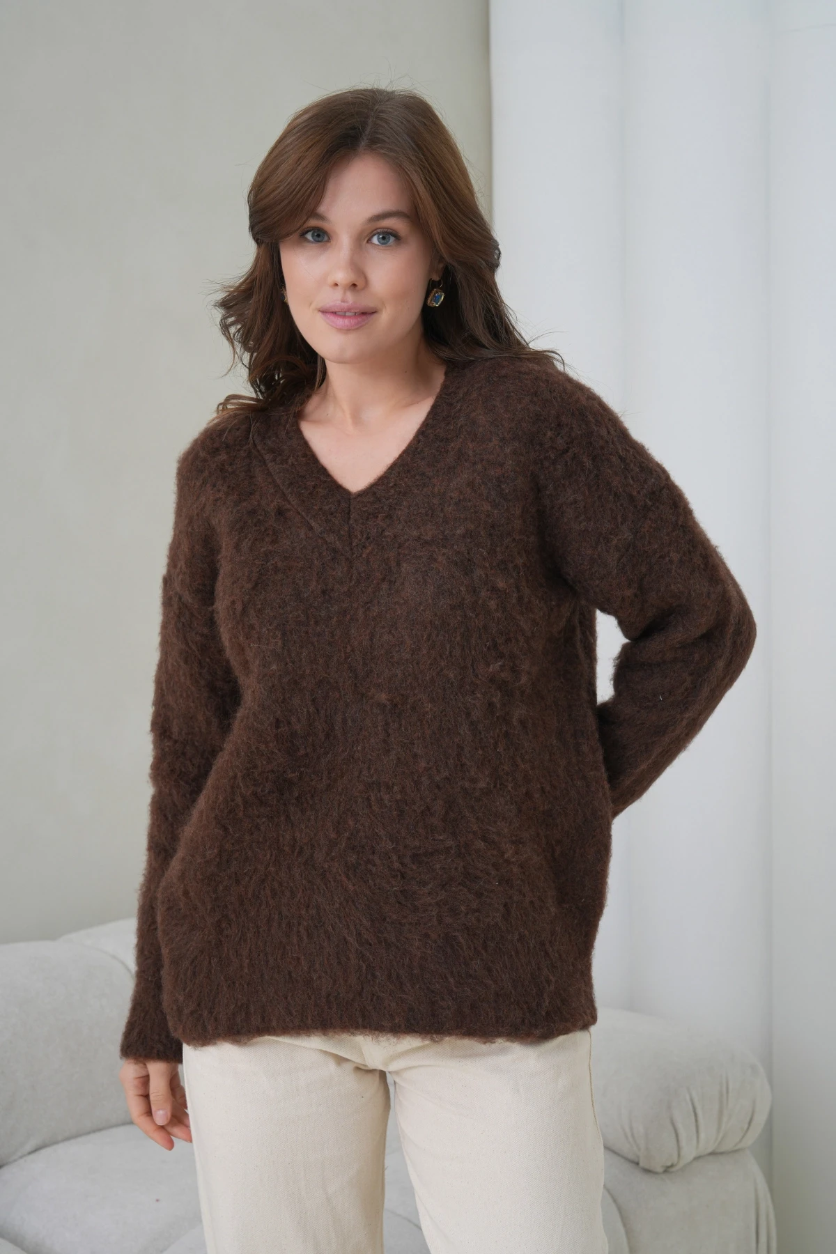 Kadın V Yaka Sakal Dokulu Şardonlu Oversize Triko Kazak 8695