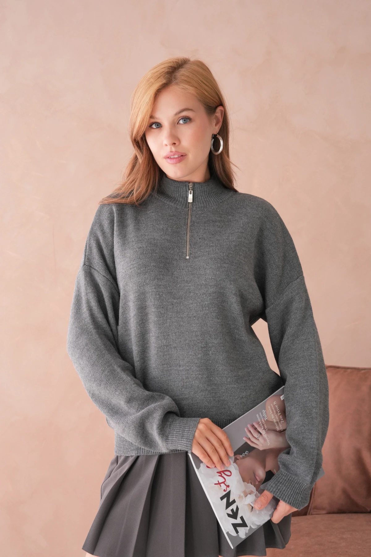 Kadın Yarım Balıkçı Yaka Fermuar Detay Oversize Triko Kazak