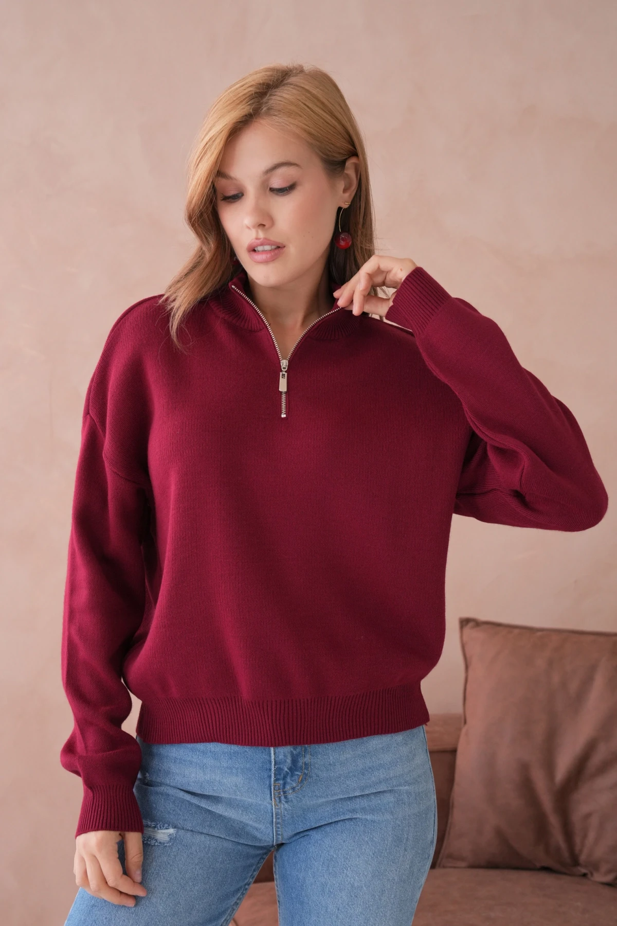 Kadın Yarım Balıkçı Yaka Fermuar Detay Oversize Triko Kazak