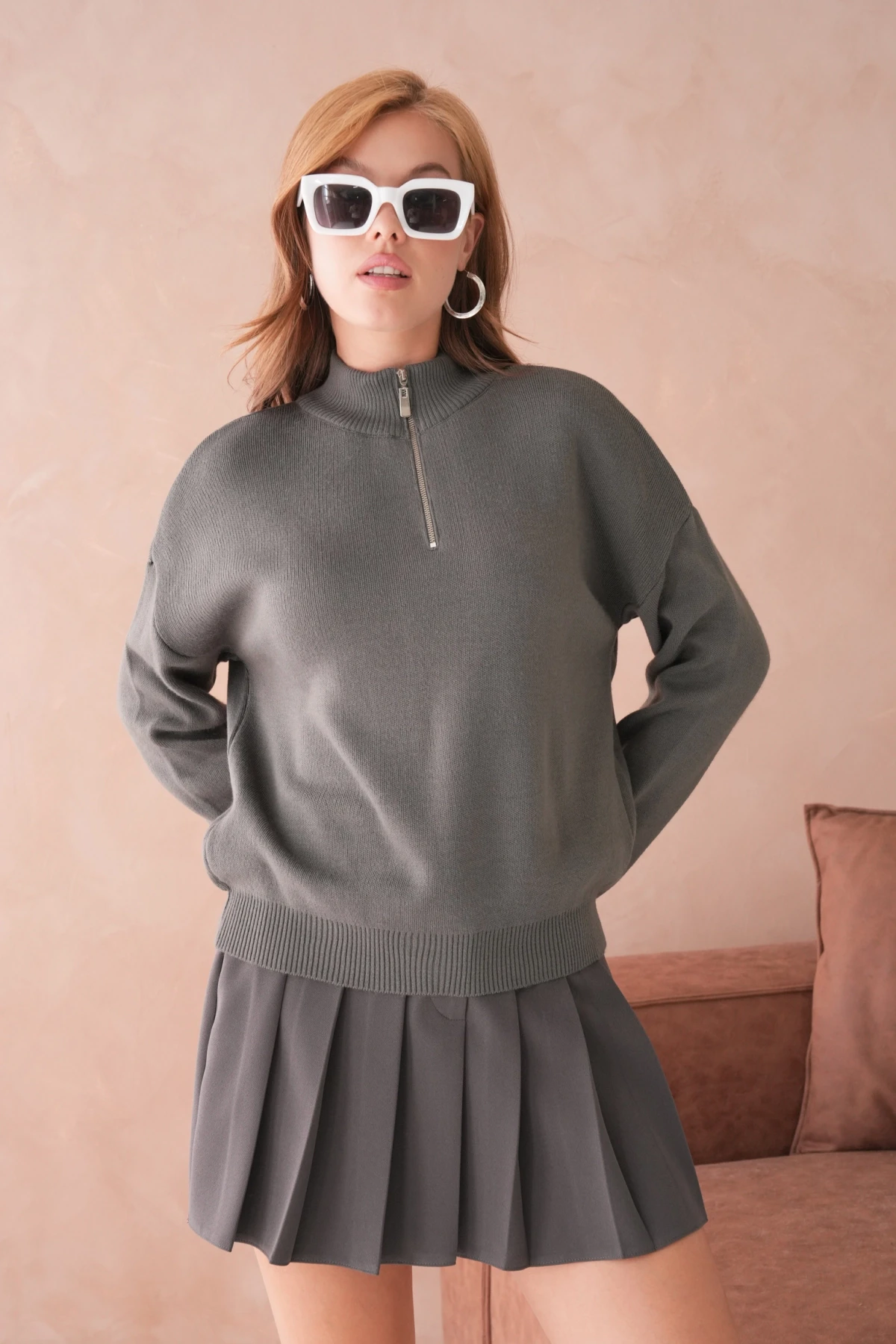 Kadın Yarım Balıkçı Yaka Fermuar Detay Oversize Triko Kazak