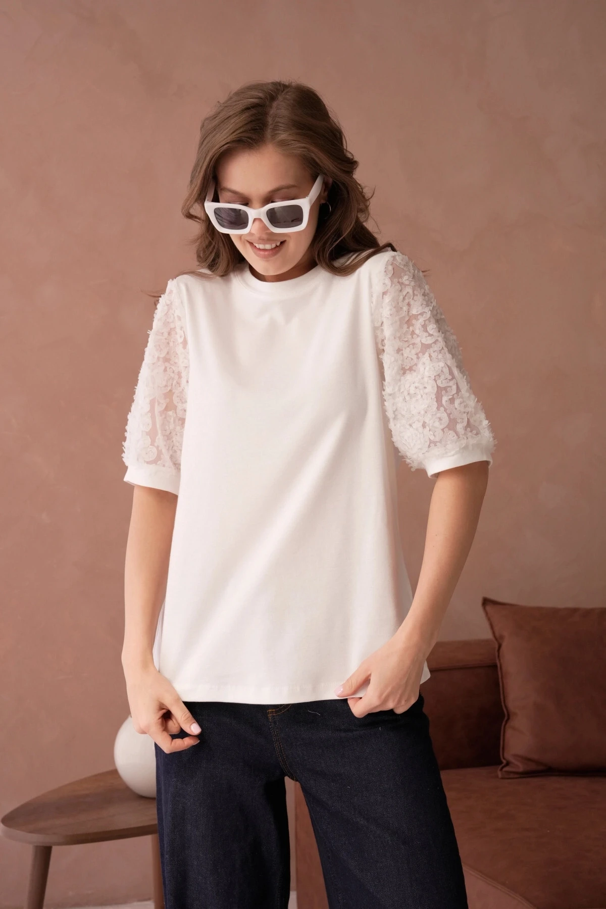 Bisiklet Yaka Kolları Yoğun Tül Detaylı Basic T-Shirt