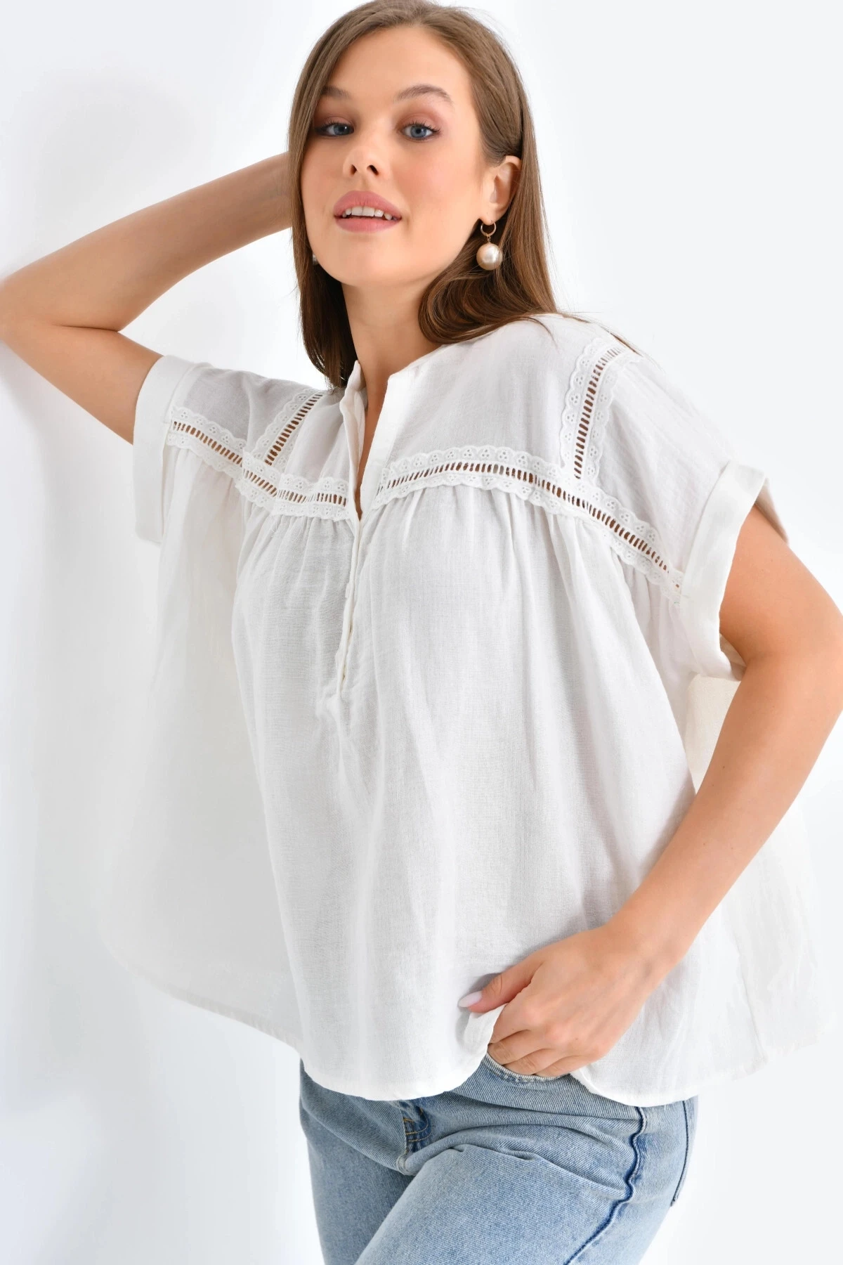 Dantel Detay Kısa Dokuma Bluz