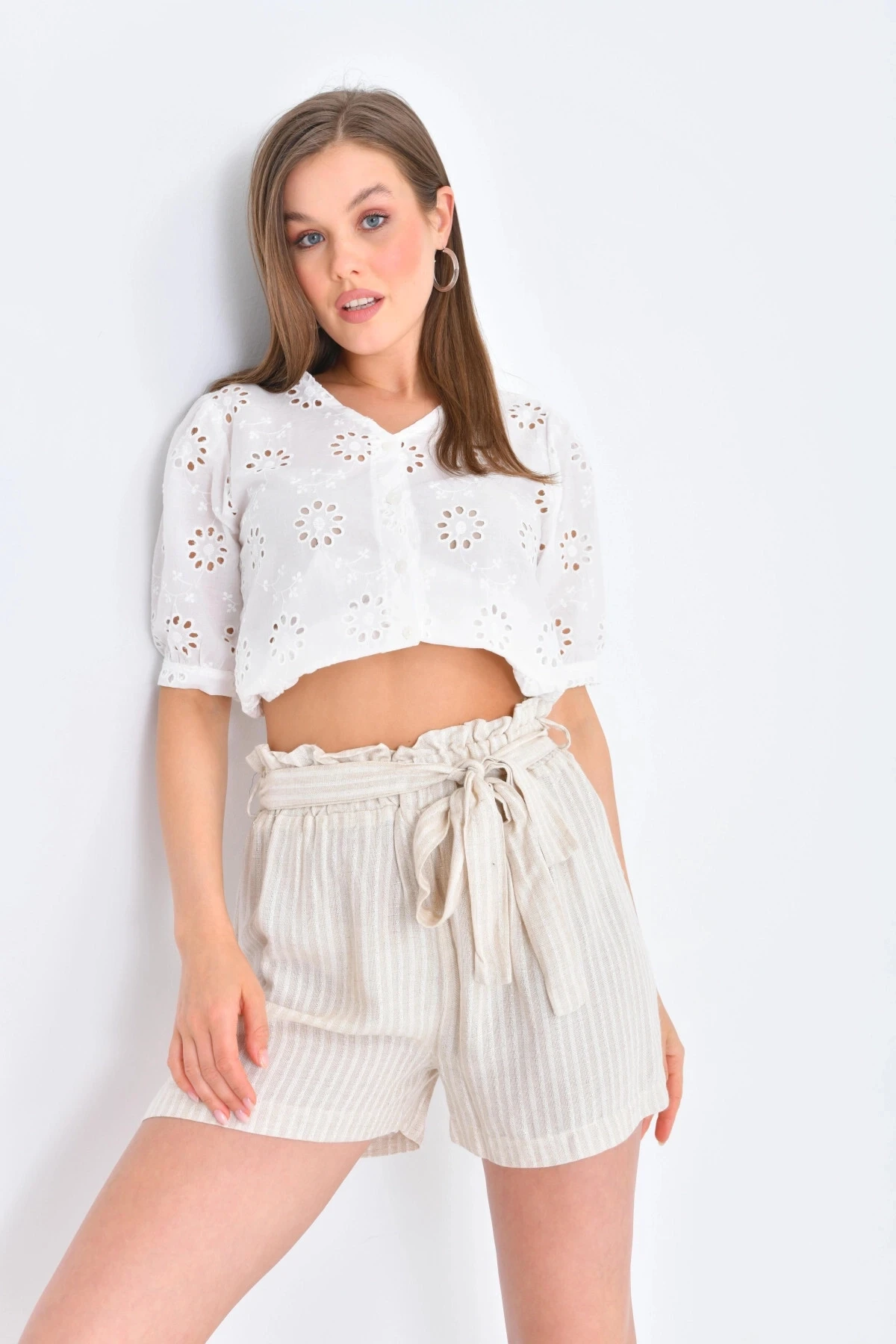 Kadın Bağlama Detaylı Bel Lastikli Dokulu Kumaş Şort