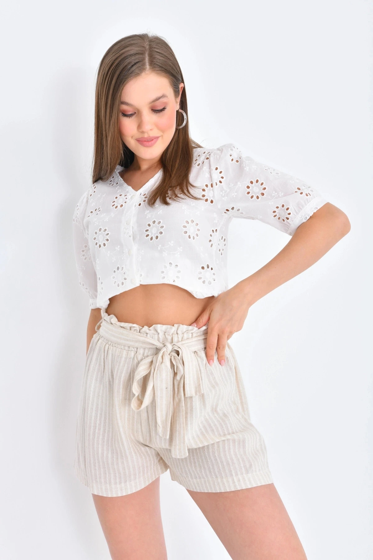 Kadın Bağlama Detaylı Bel Lastikli Dokulu Kumaş Şort