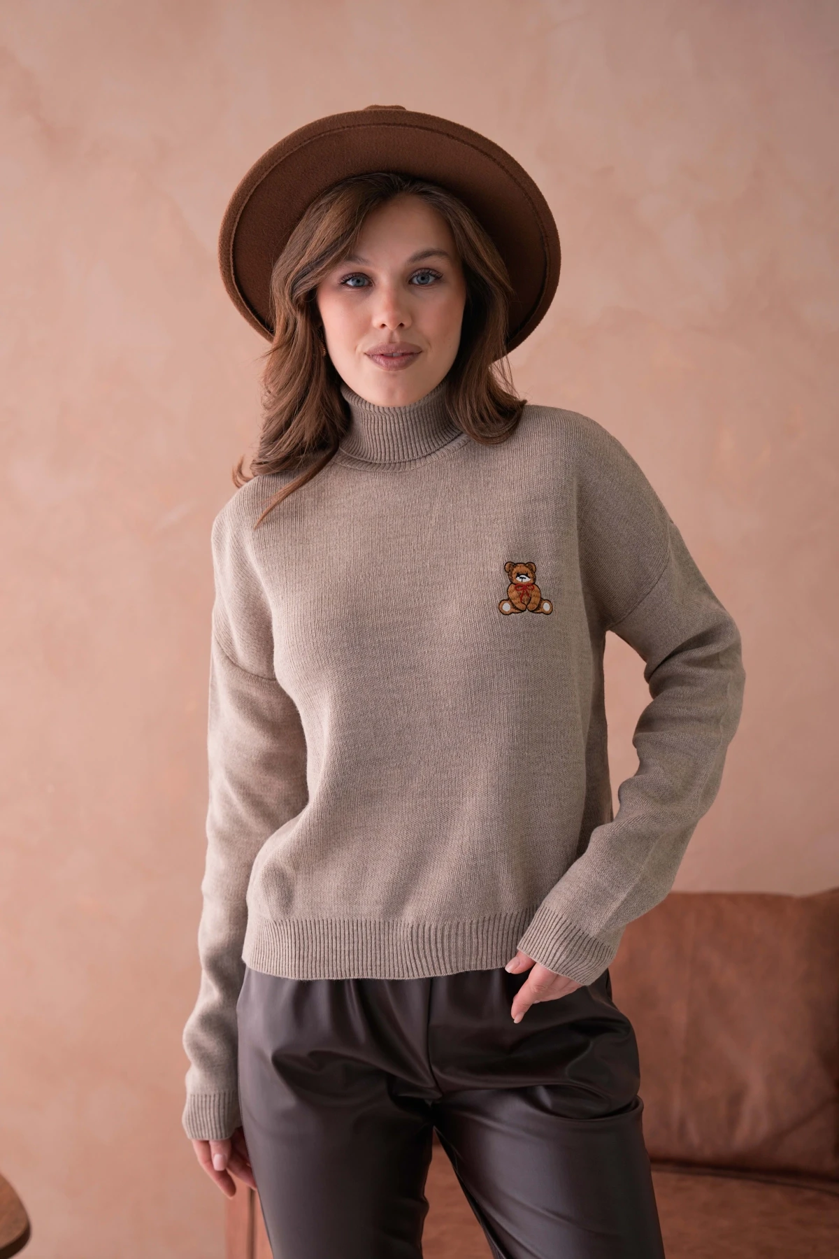 Kadın Balıkçı Yaka Nakış Detay Yumuşak Dokulu Basic Triko Kazak 214430