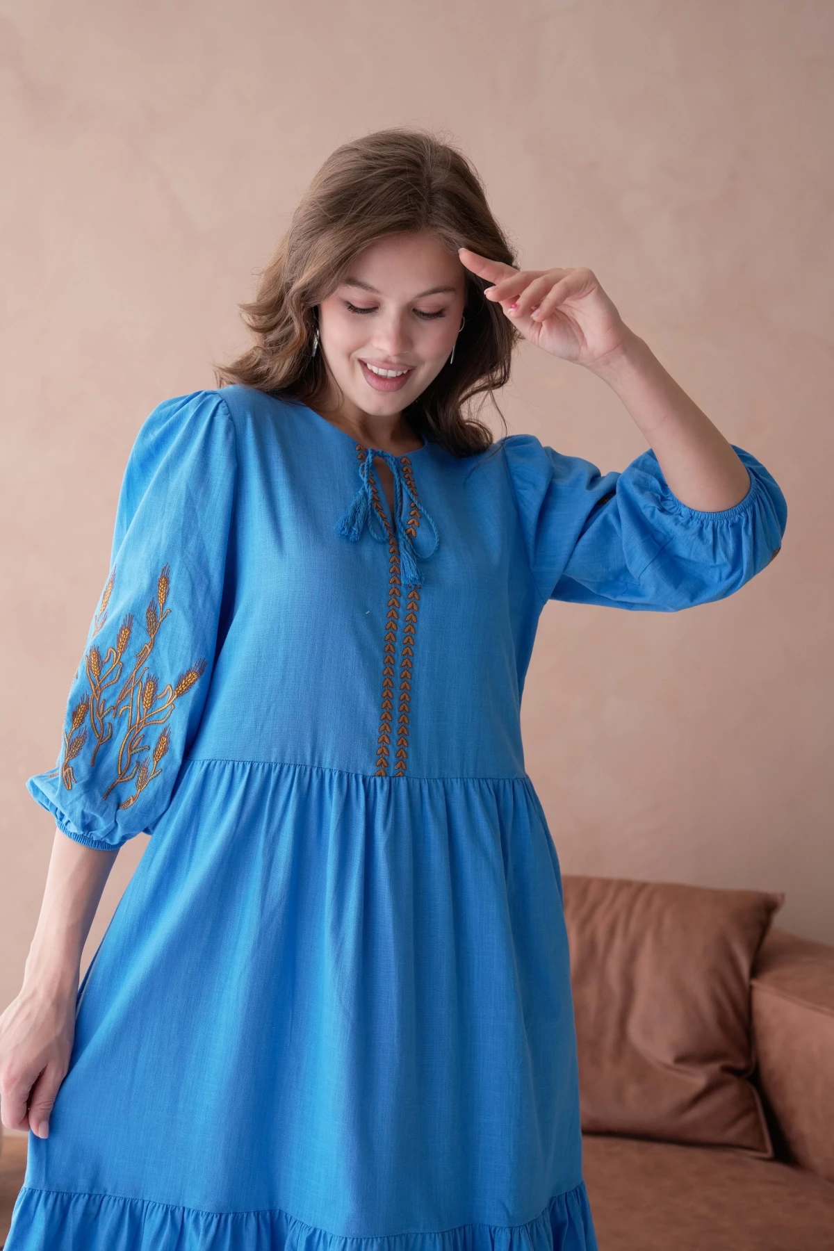 Kadın Bisiklet Yaka Astarlı Nakış Detay Volanlı Dokuma Elbise 23101