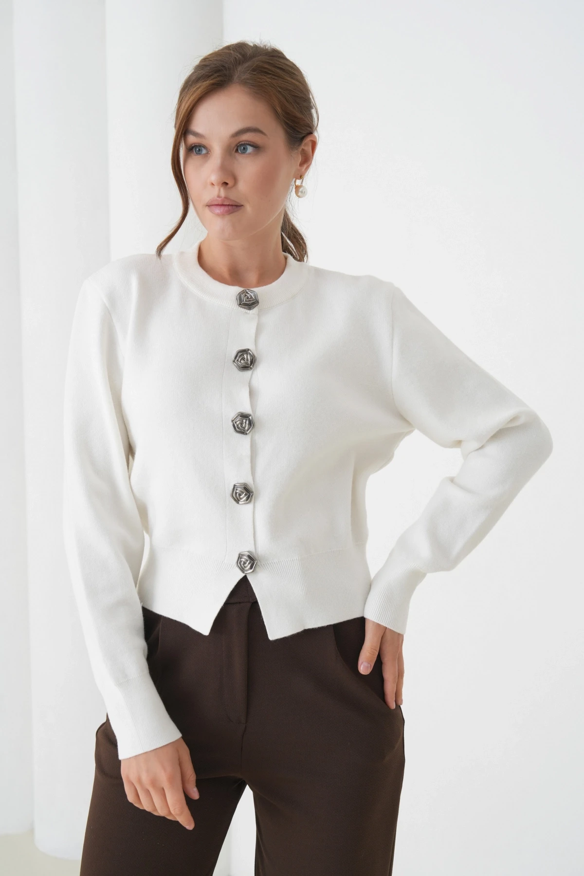 Kadın Bisiklet Yaka Düğme Detylı  Premium İplik Triko Ceket 12319.Crs