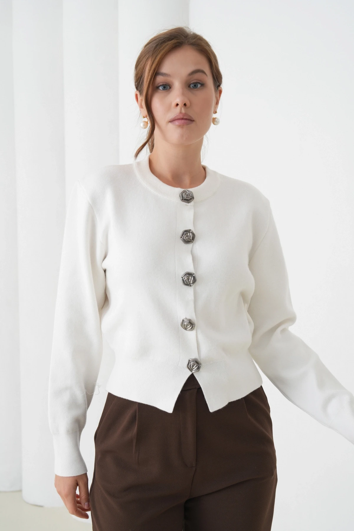 Kadın Bisiklet Yaka Düğme Detylı  Premium İplik Triko Ceket 12319.Crs