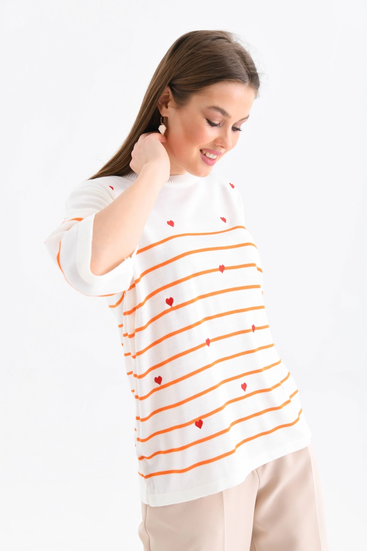 Kadın Bisiklet Yaka Kısa Kol Çizgili Kalp Nakışlı Triko Kazak 10163
