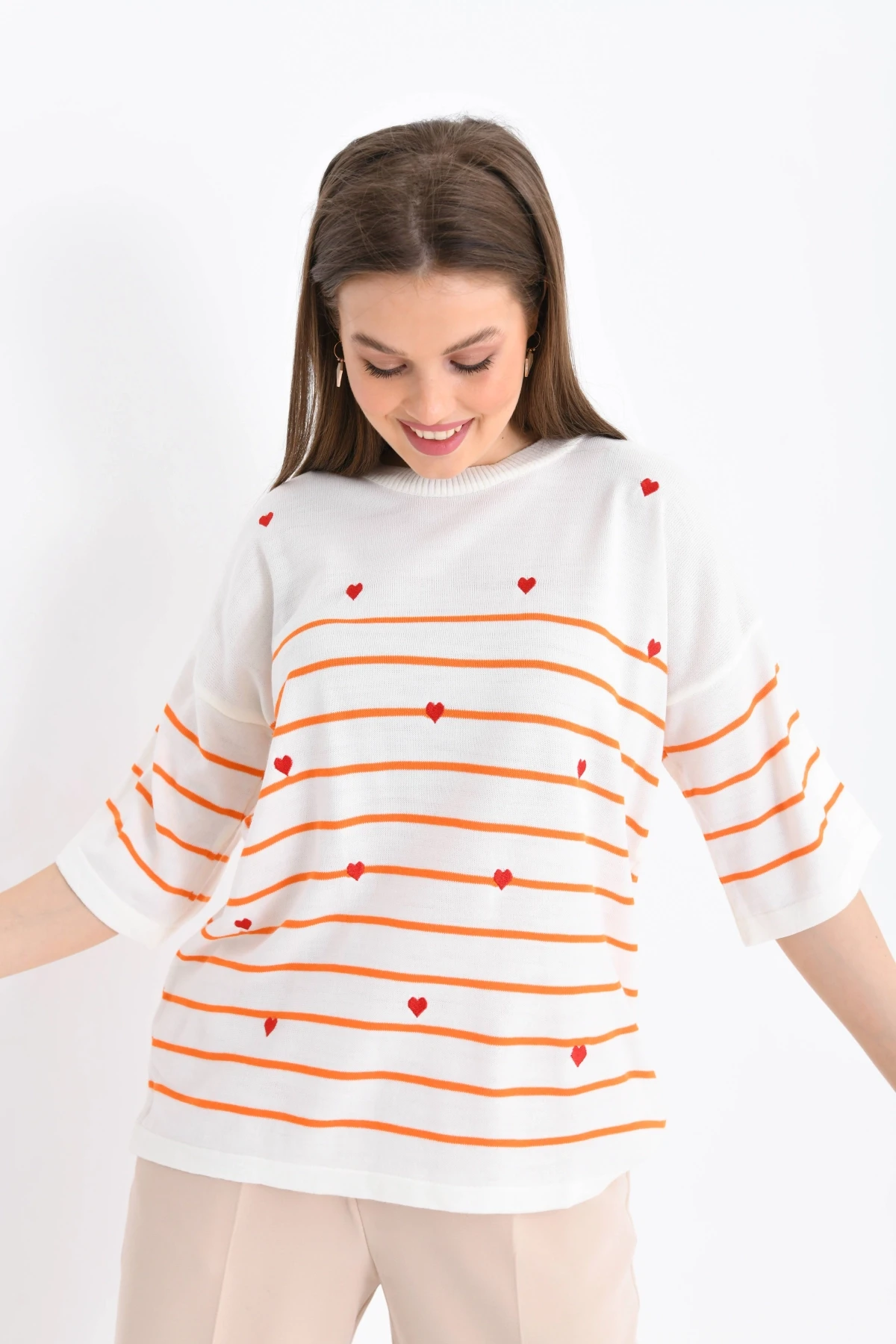 Kadın Bisiklet Yaka Kısa Kol Çizgili Kalp Nakışlı Triko Kazak 10163