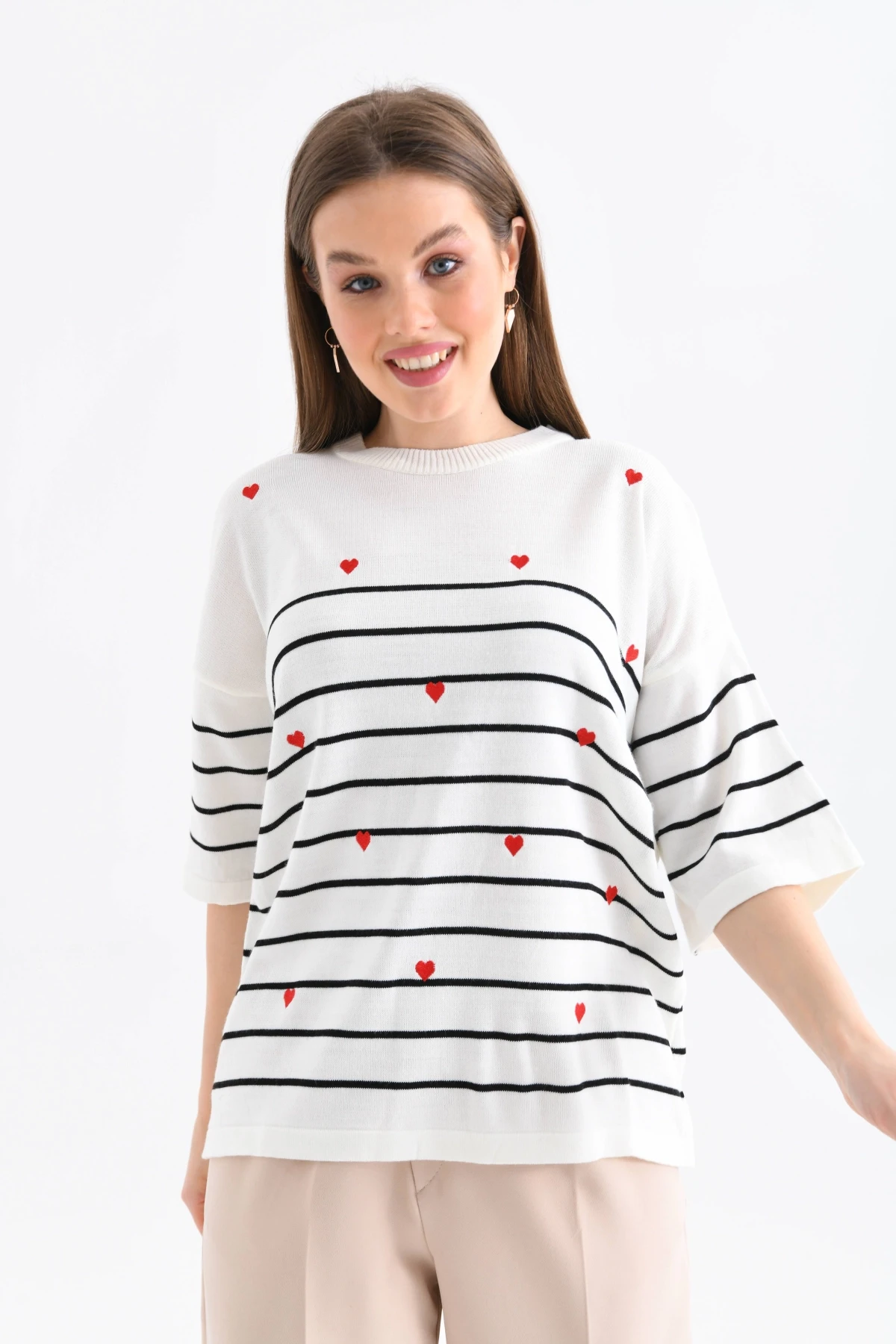 Kadın Bisiklet Yaka Kısa Kol Çizgili Kalp Nakışlı Triko Kazak 10163