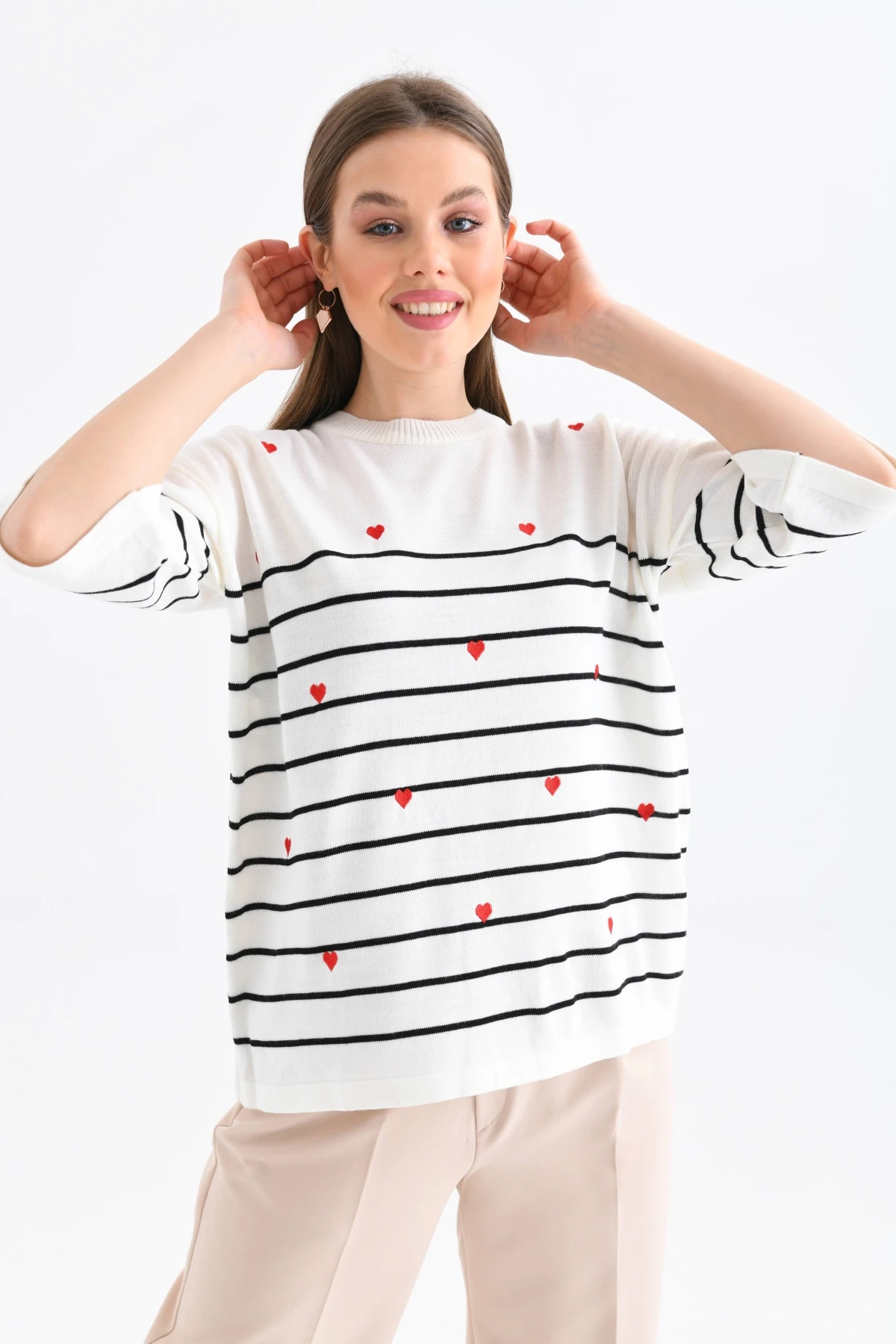 Kadın Bisiklet Yaka Kısa Kol Çizgili Kalp Nakışlı Triko Kazak 10163