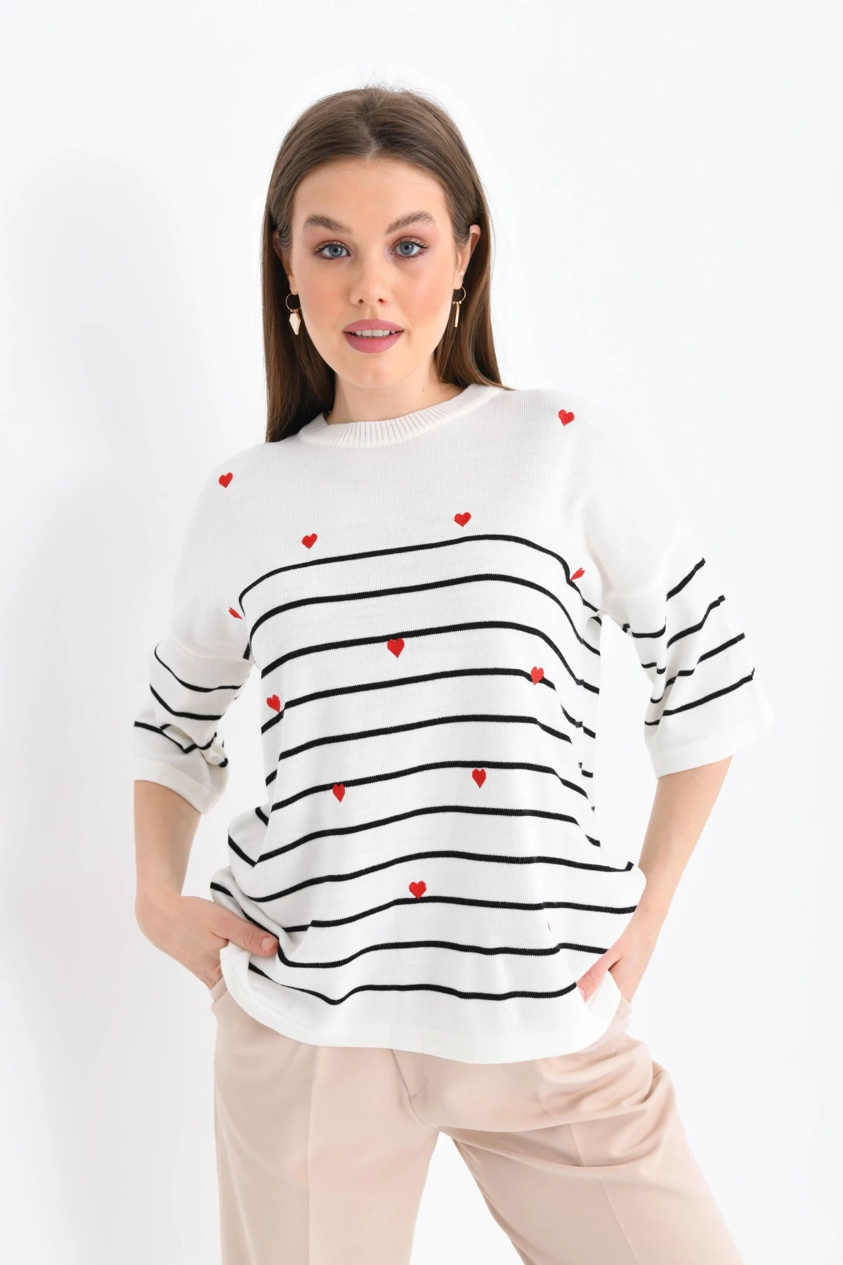 Kadın Bisiklet Yaka Kısa Kol Çizgili Kalp Nakışlı Triko Kazak 10163