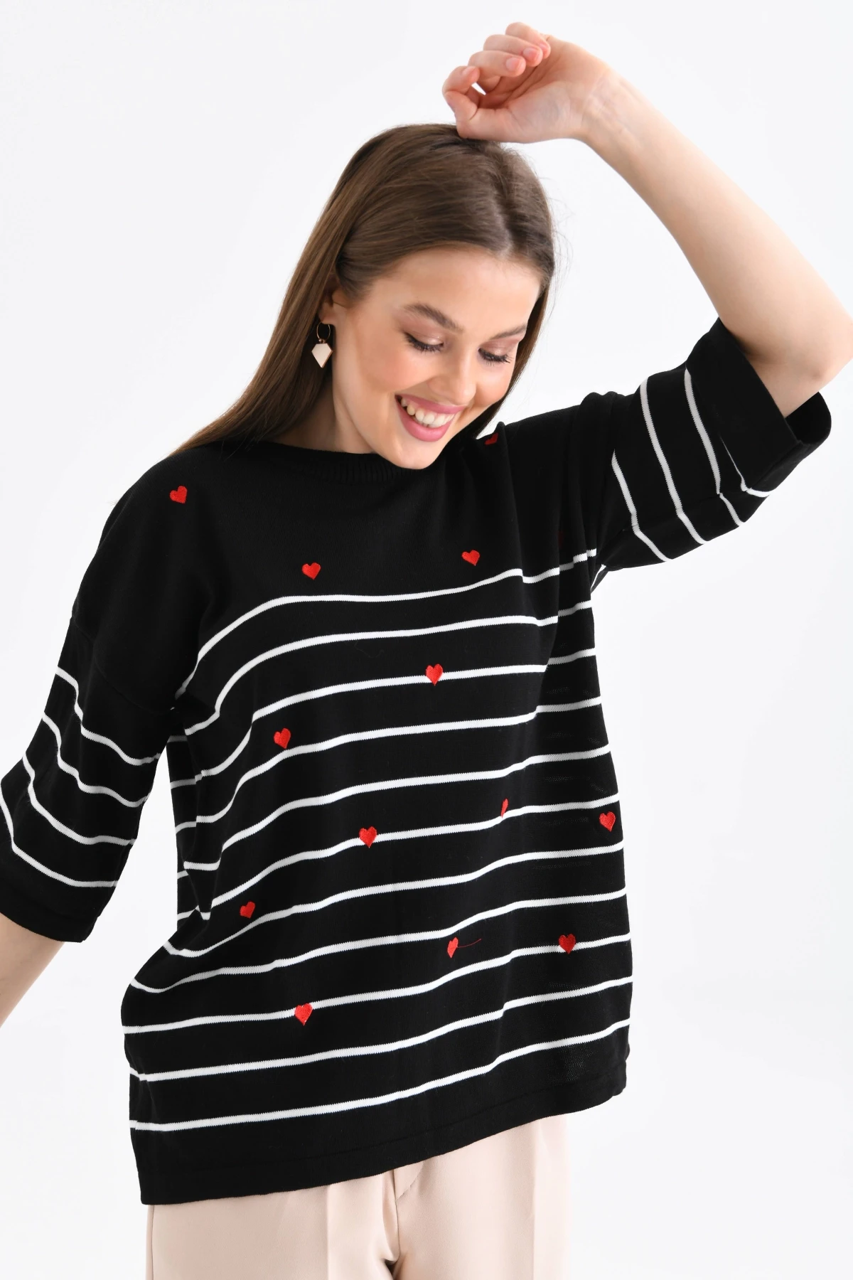 Kadın Bisiklet Yaka Kısa Kol Çizgili Kalp Nakışlı Triko Kazak 10163