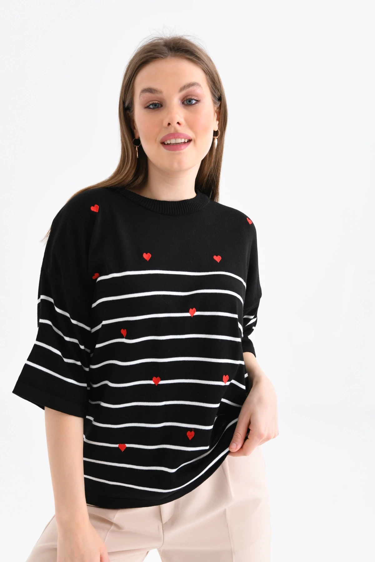 Kadın Bisiklet Yaka Kısa Kol Çizgili Kalp Nakışlı Triko Kazak 10163