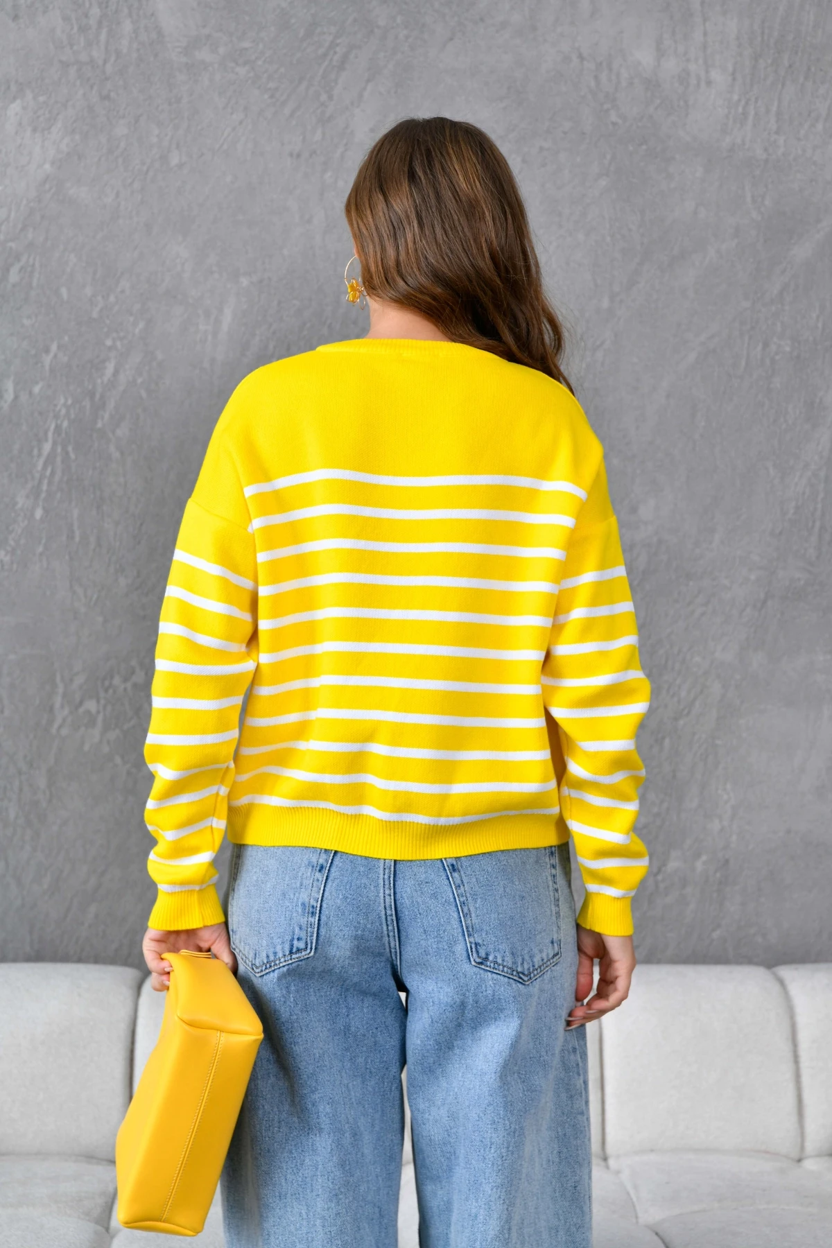 Kadın Bisiklet Yaka Nakış Detaylı Çizgili Triko Kazak 10272.Ctn