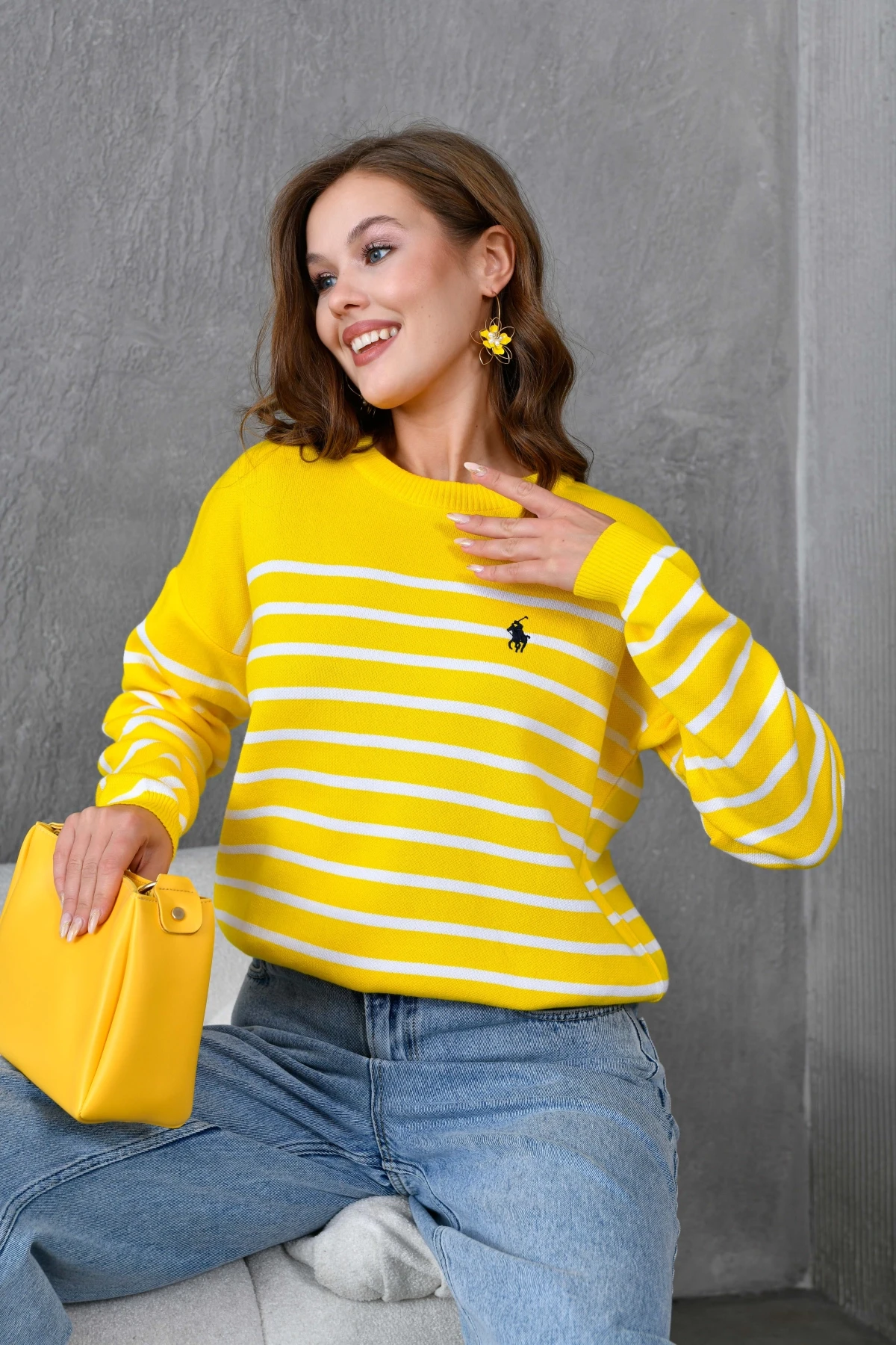 Kadın Bisiklet Yaka Nakış Detaylı Çizgili Triko Kazak 10272.Ctn