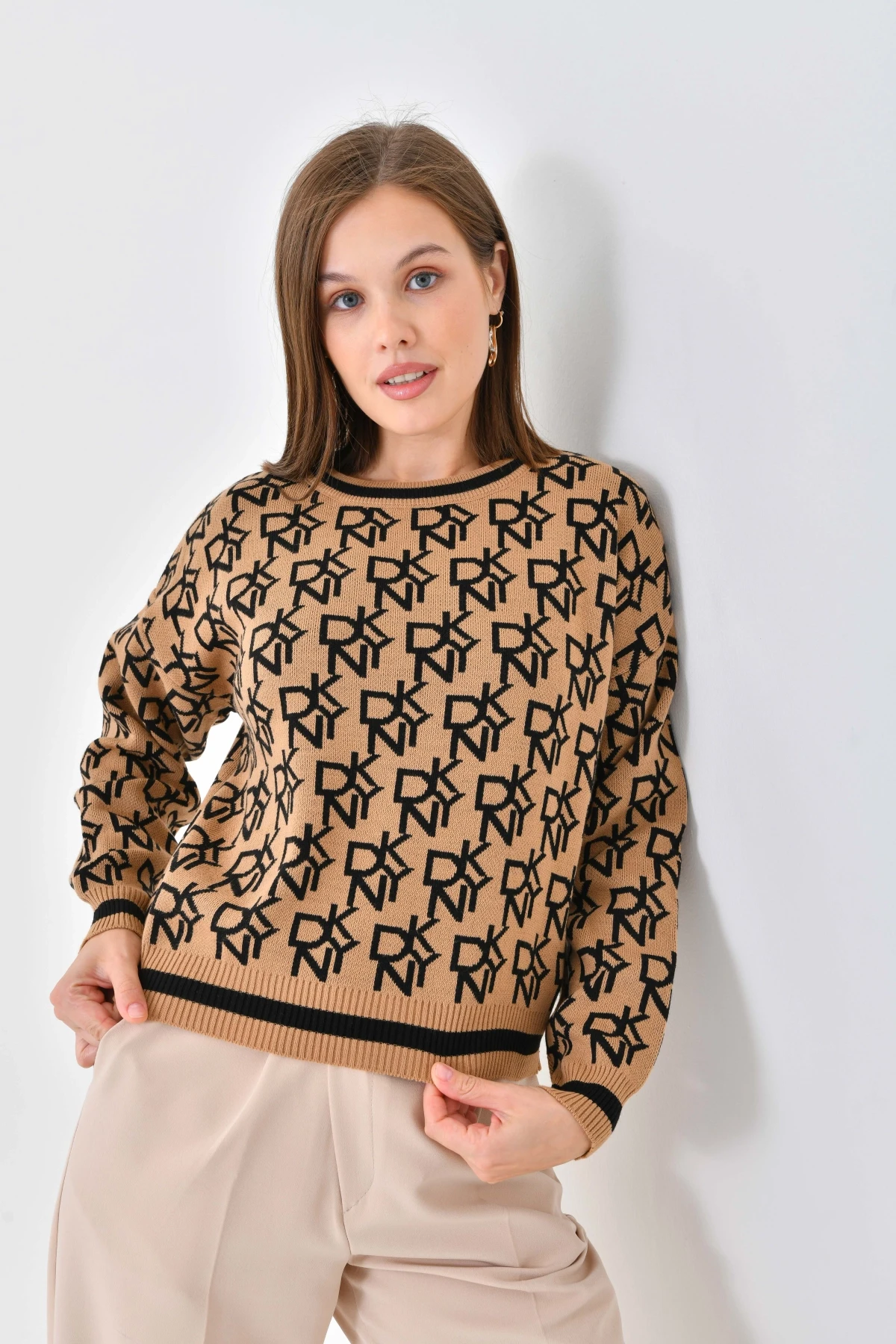 Kadın Bisiklet Yaka Yazı Desenli Triko Kazak 10489