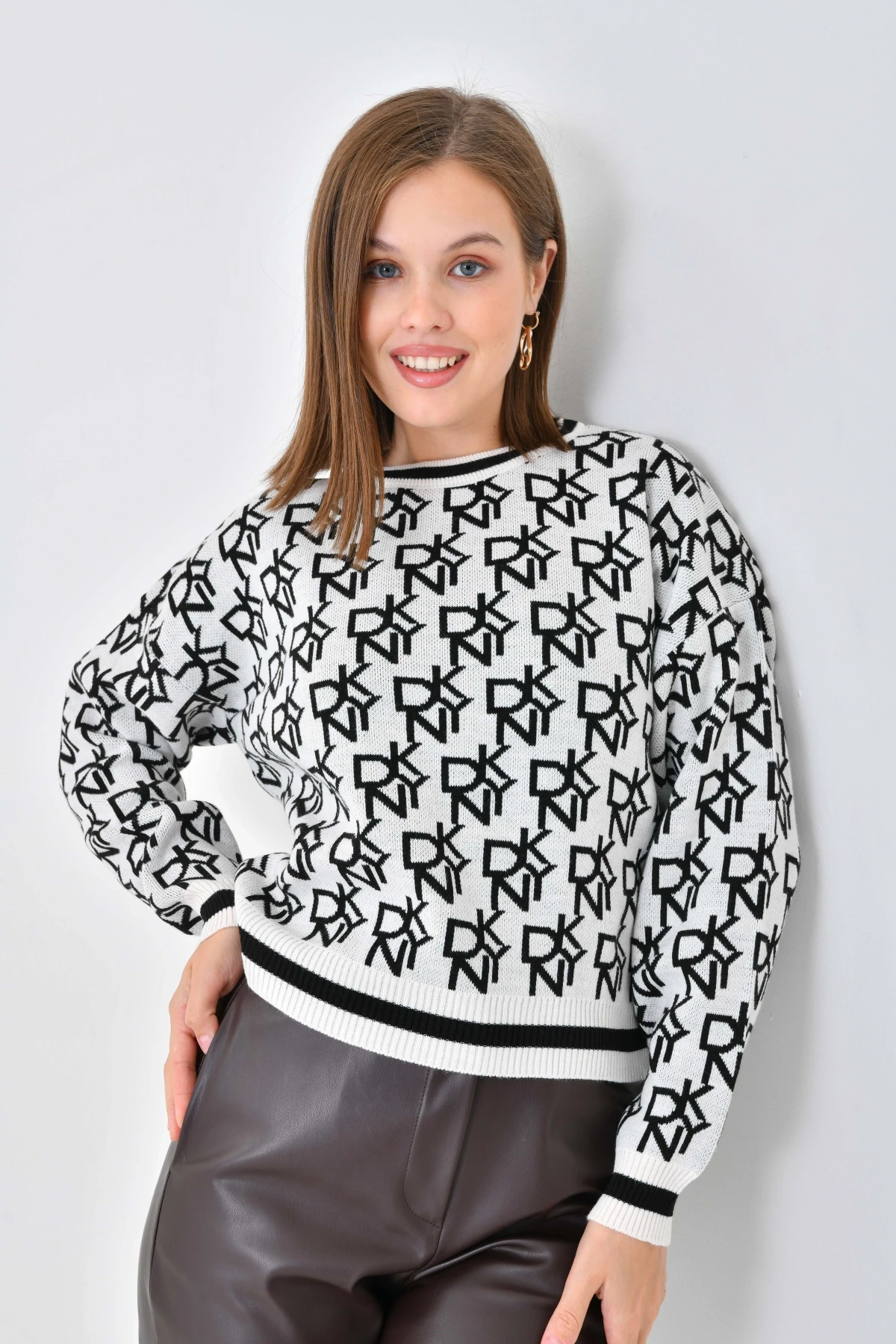 Kadın Bisiklet Yaka Yazı Desenli Triko Kazak 10489