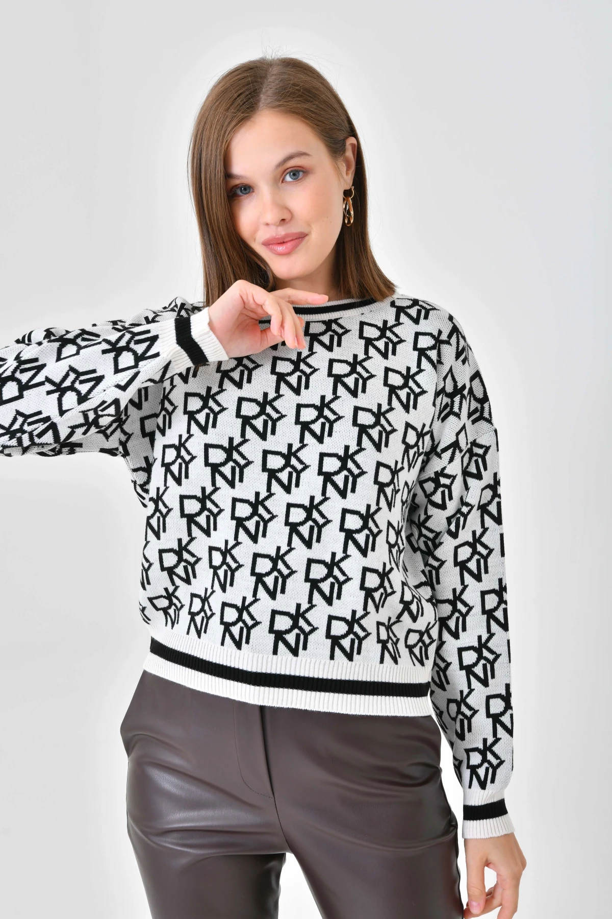 Kadın Bisiklet Yaka Yazı Desenli Triko Kazak 10489