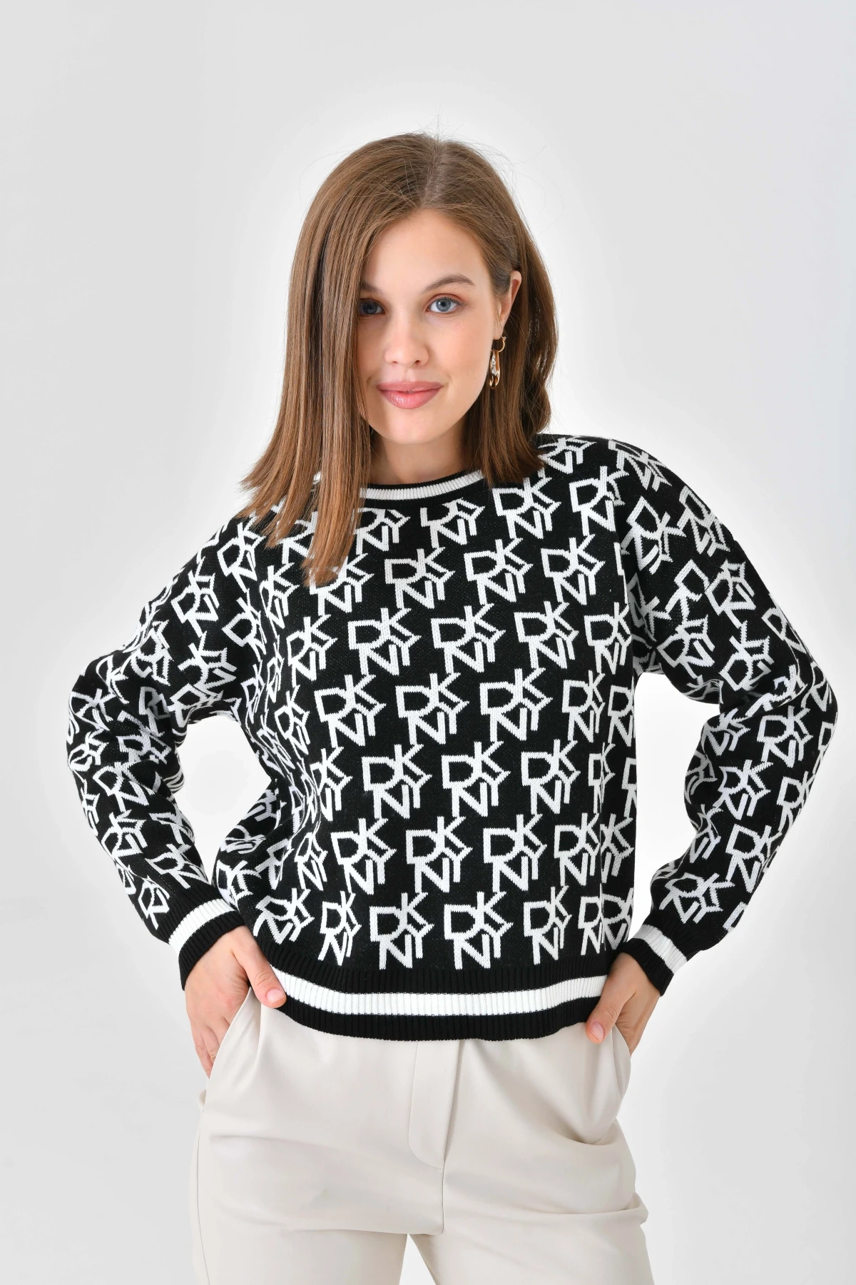 Kadın Bisiklet Yaka Yazı Desenli Triko Kazak 10489