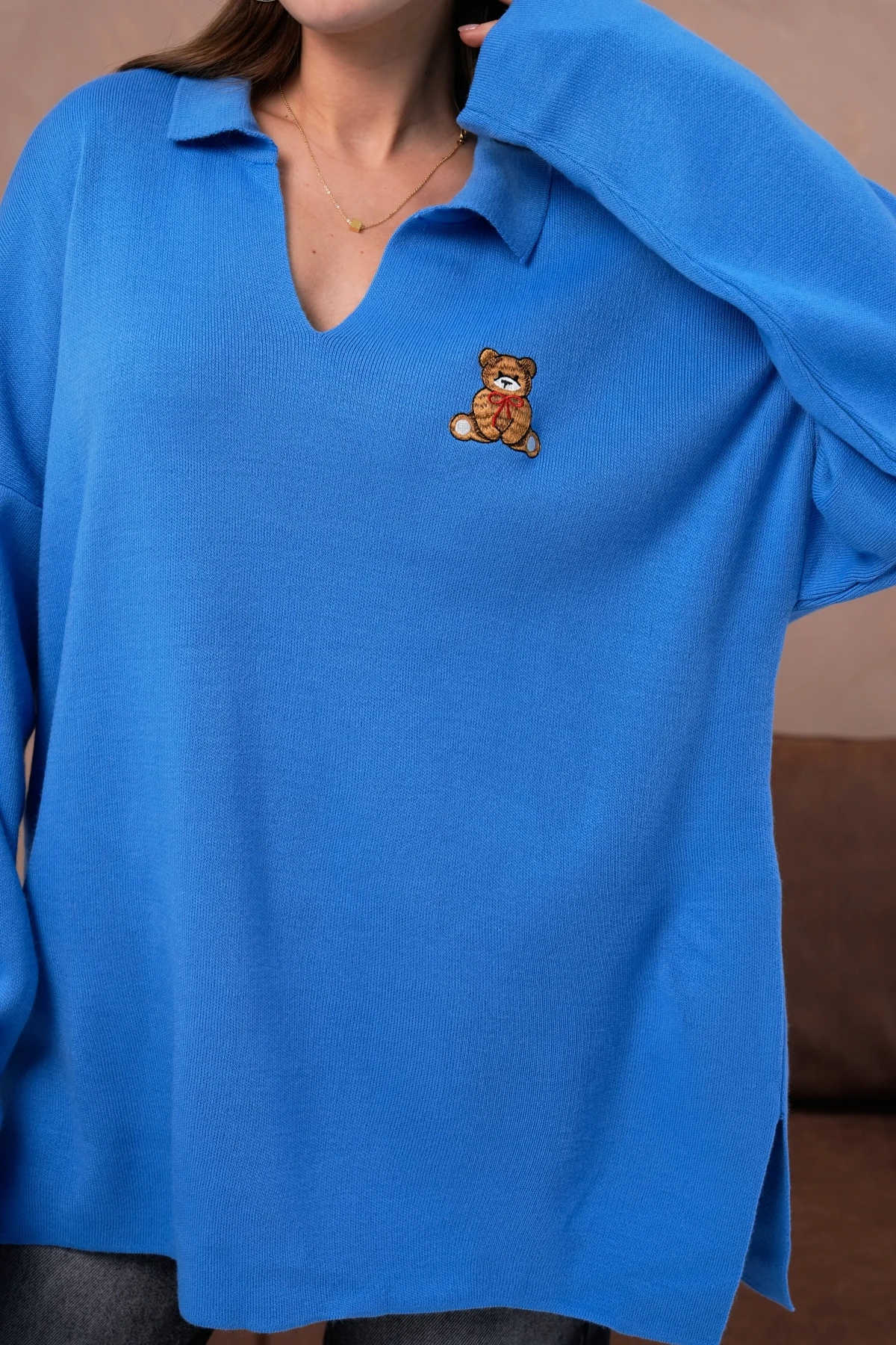 Kadın Polo Yaka Nakış Detay Yanları Yırtmaçlı Salaş Triko Kazak 224292