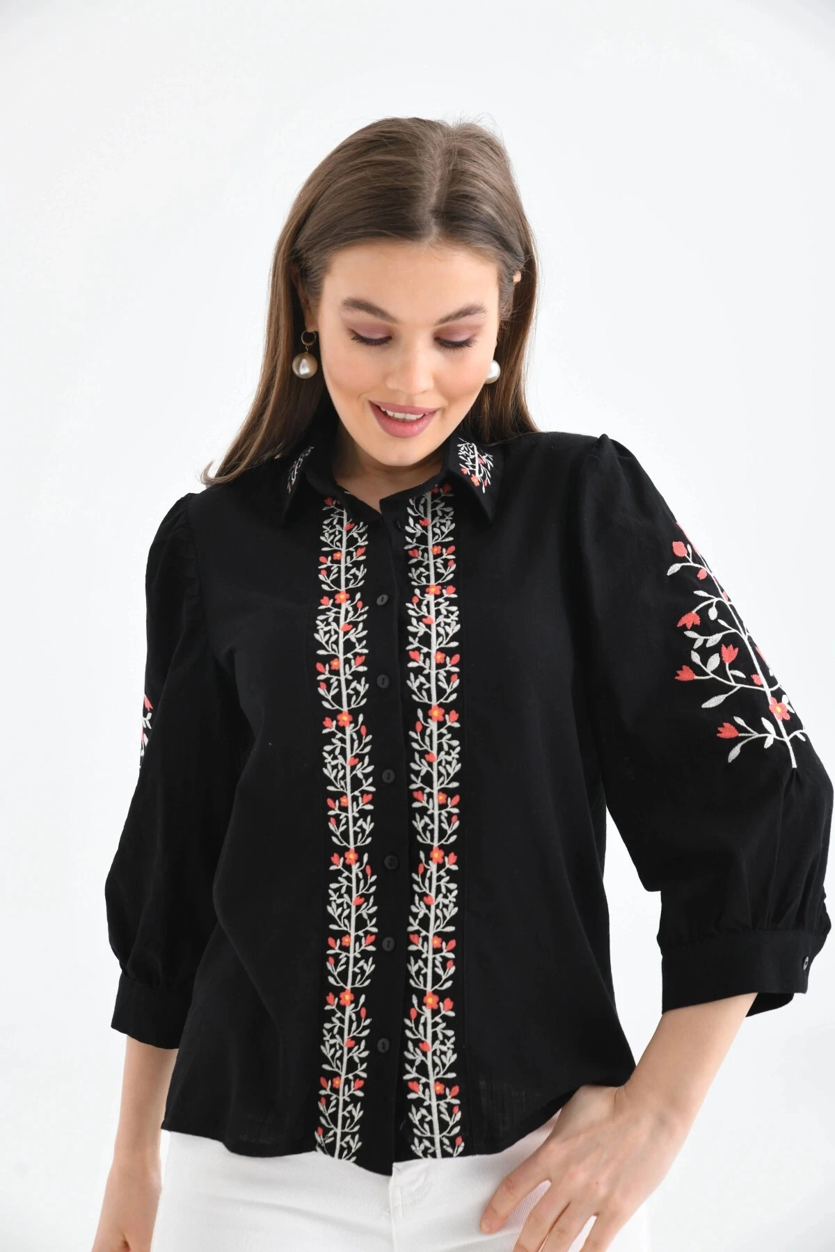 Kadın Siyah Nakış İşlemeli Uzun Kol Gömlek
