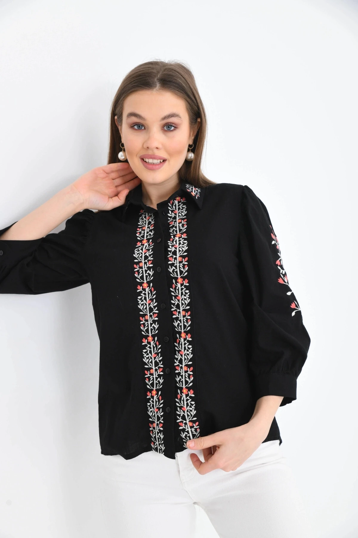 Kadın Siyah Nakış İşlemeli Uzun Kol Gömlek
