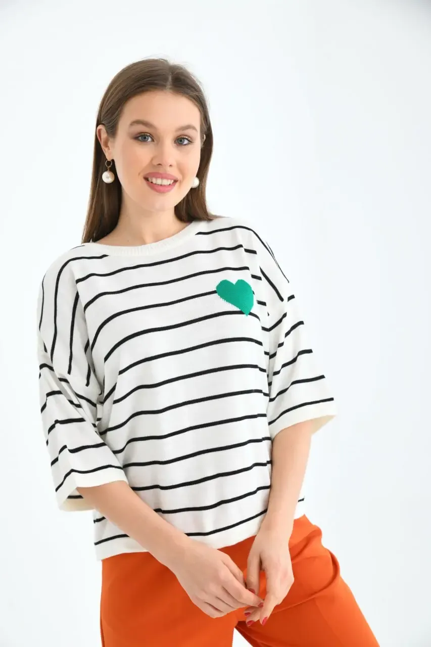Kadın Bisiklet Yaka Çizgili Kalp Desenli Triko Kazak 10001