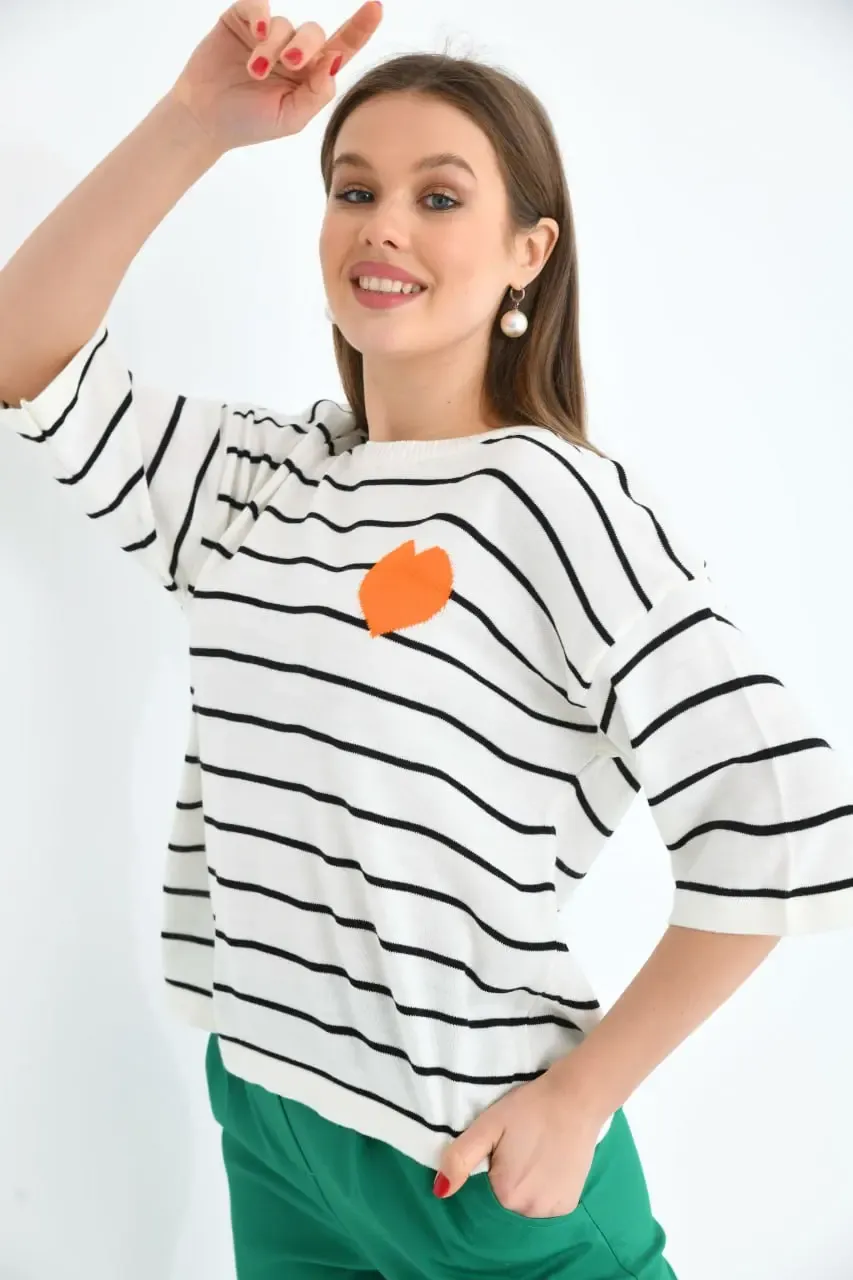 Kadın Bisiklet Yaka Çizgili Kalp Desenli Triko Kazak 10001