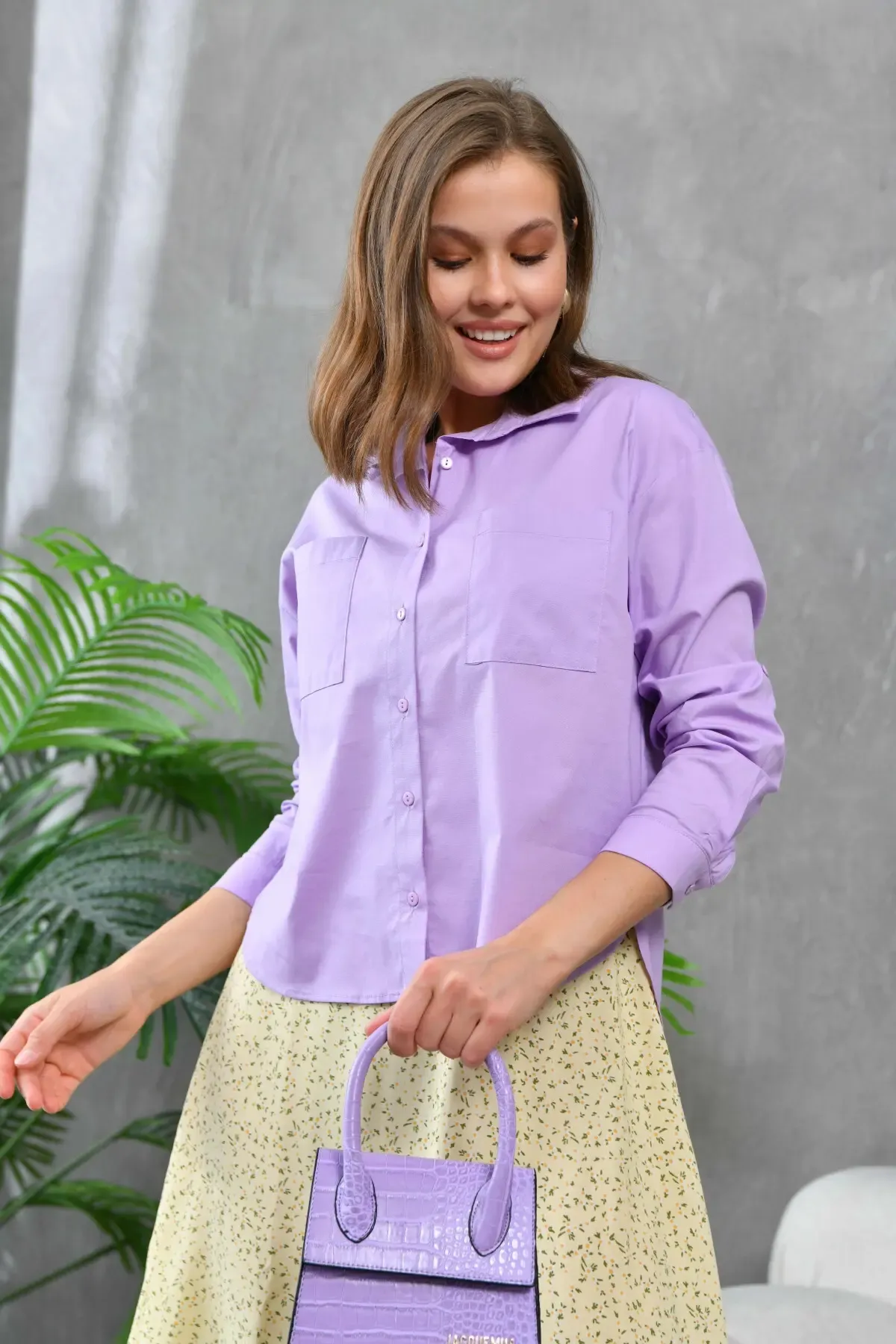 Kadın Arkası Uzun Yırtmaçlı Salaş Dokuma Gömlek