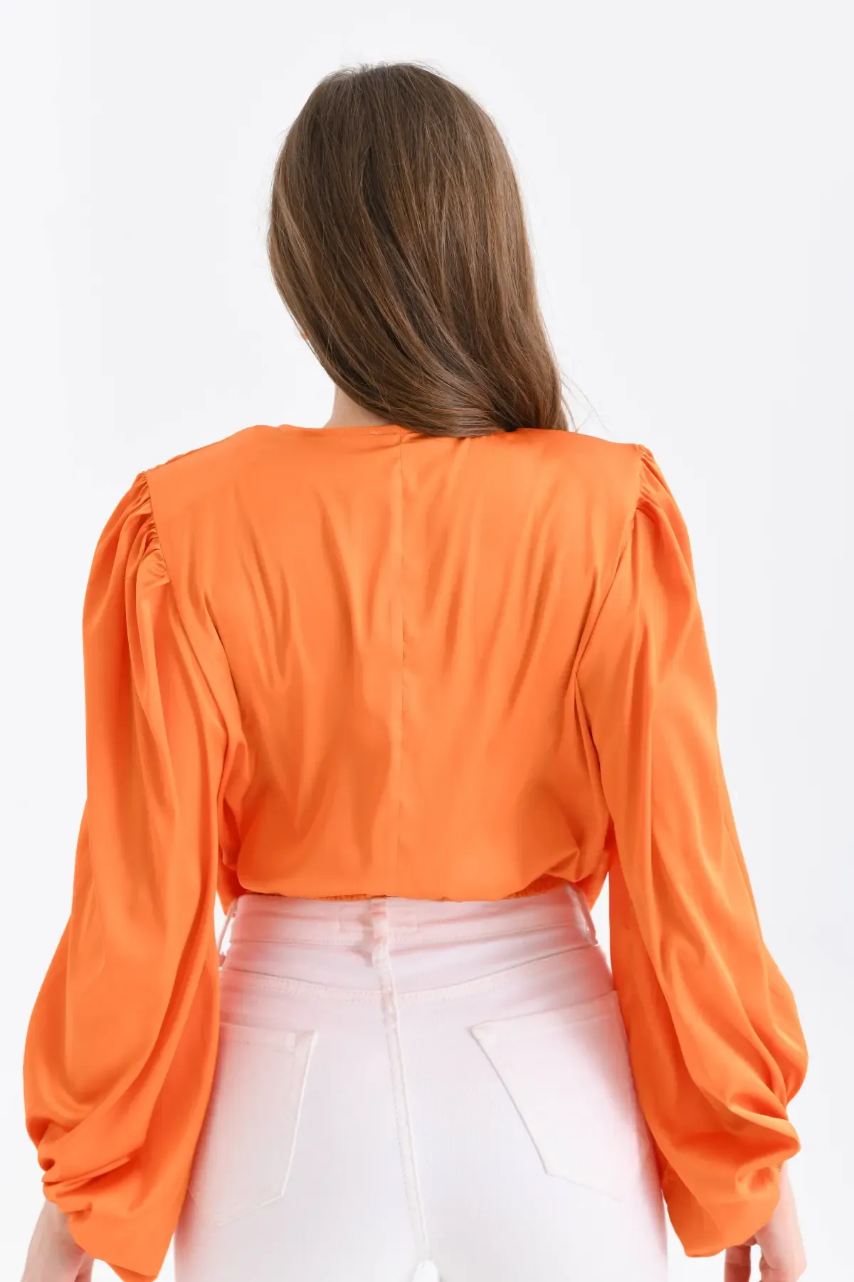 Kadın Degaje Yaka Omuzları Vatkalı Kol Ve Etği Lasikli Saten Yüzeyli Dokum Bluz 33026