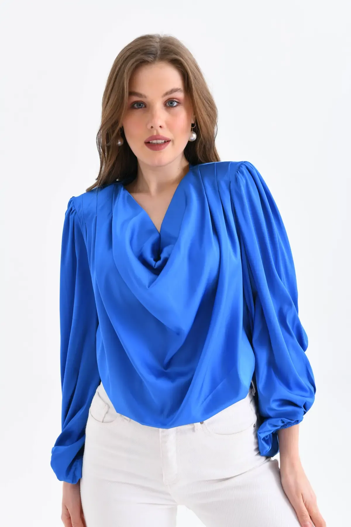 Kadın Degaje Yaka Omuzları Vatkalı Kol Ve Etği Lasikli Saten Yüzeyli Dokum Bluz 33026