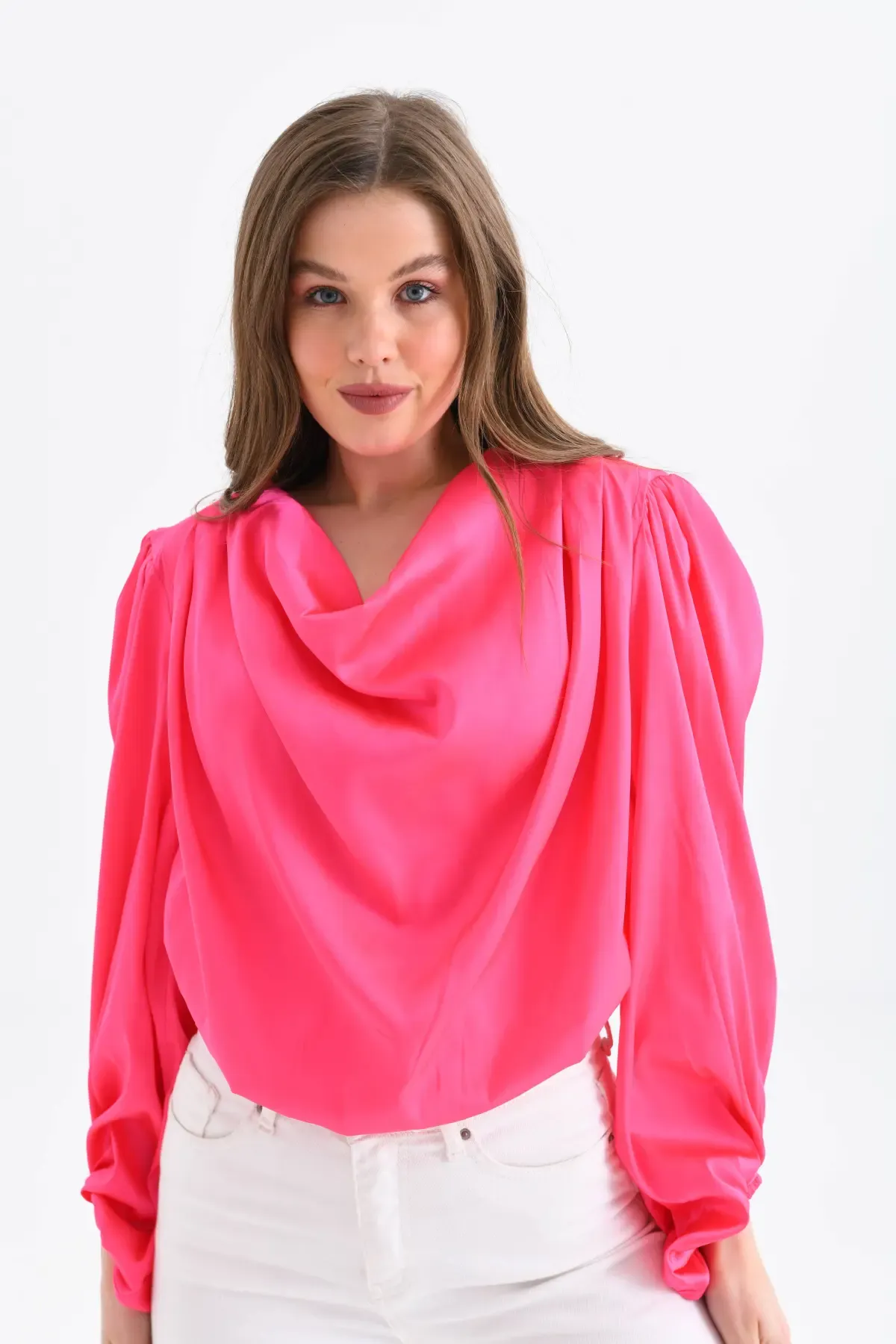 Kadın Degaje Yaka Omuzları Vatkalı Kol Ve Etği Lasikli Saten Yüzeyli Dokum Bluz 33026