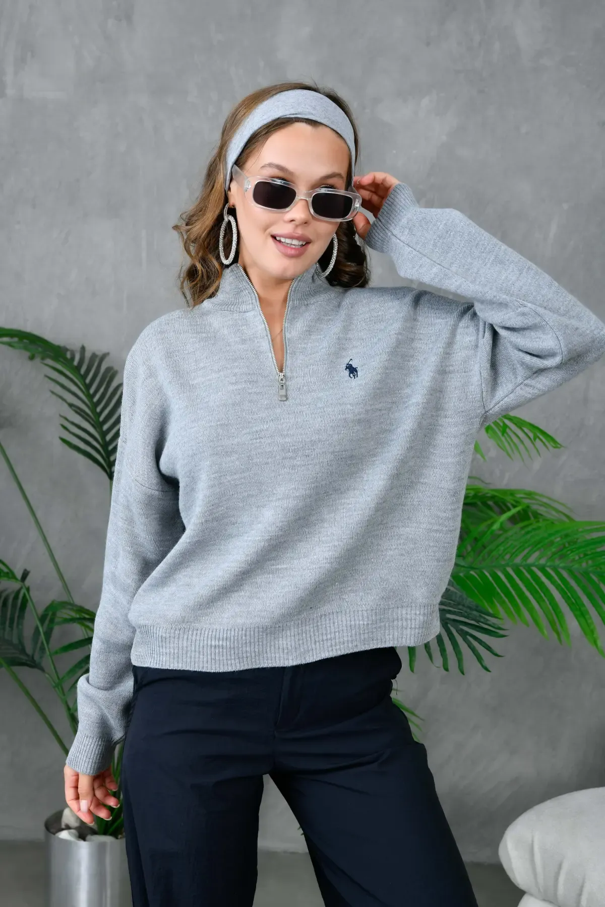 Kadın Dik Yaka Yarım Pat Fermuar Yumuşak Dokulu Triko Kazak 10536