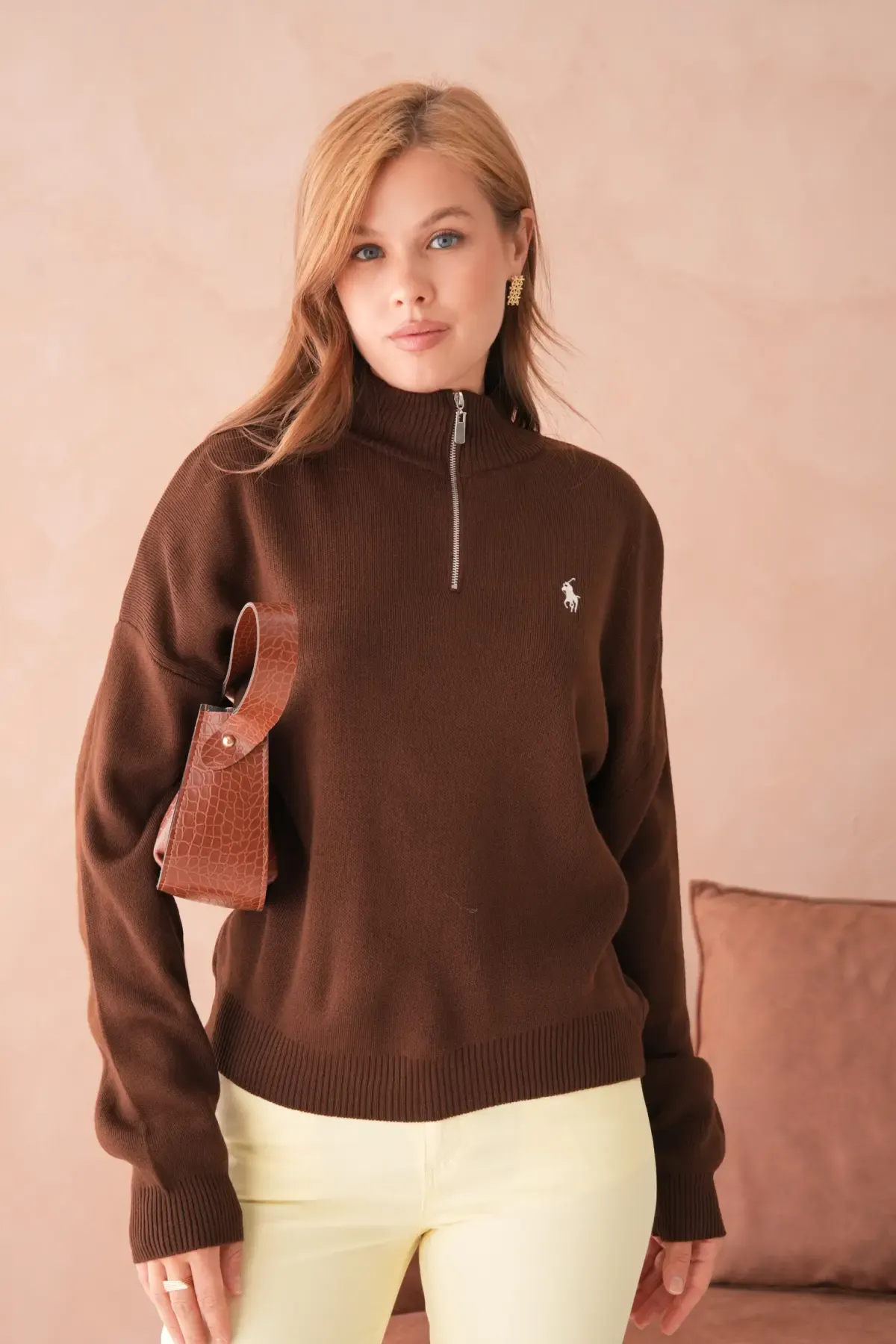 Kadın Dik Yaka Yarım Pat Fermuar Yumuşak Dokulu Triko Kazak 10536