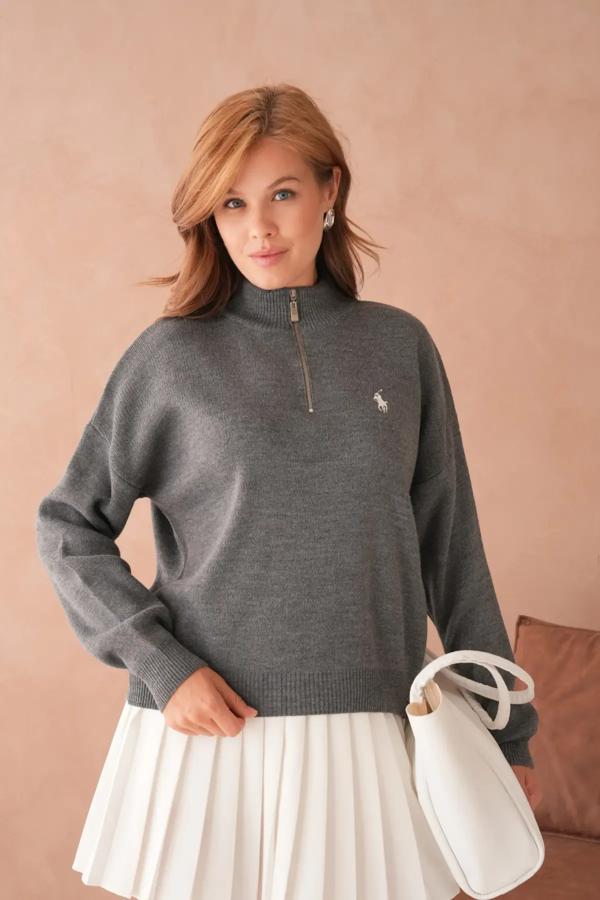 Kadın Dik Yaka Yarım Pat Fermuar Yumuşak Dokulu Triko Kazak 10536