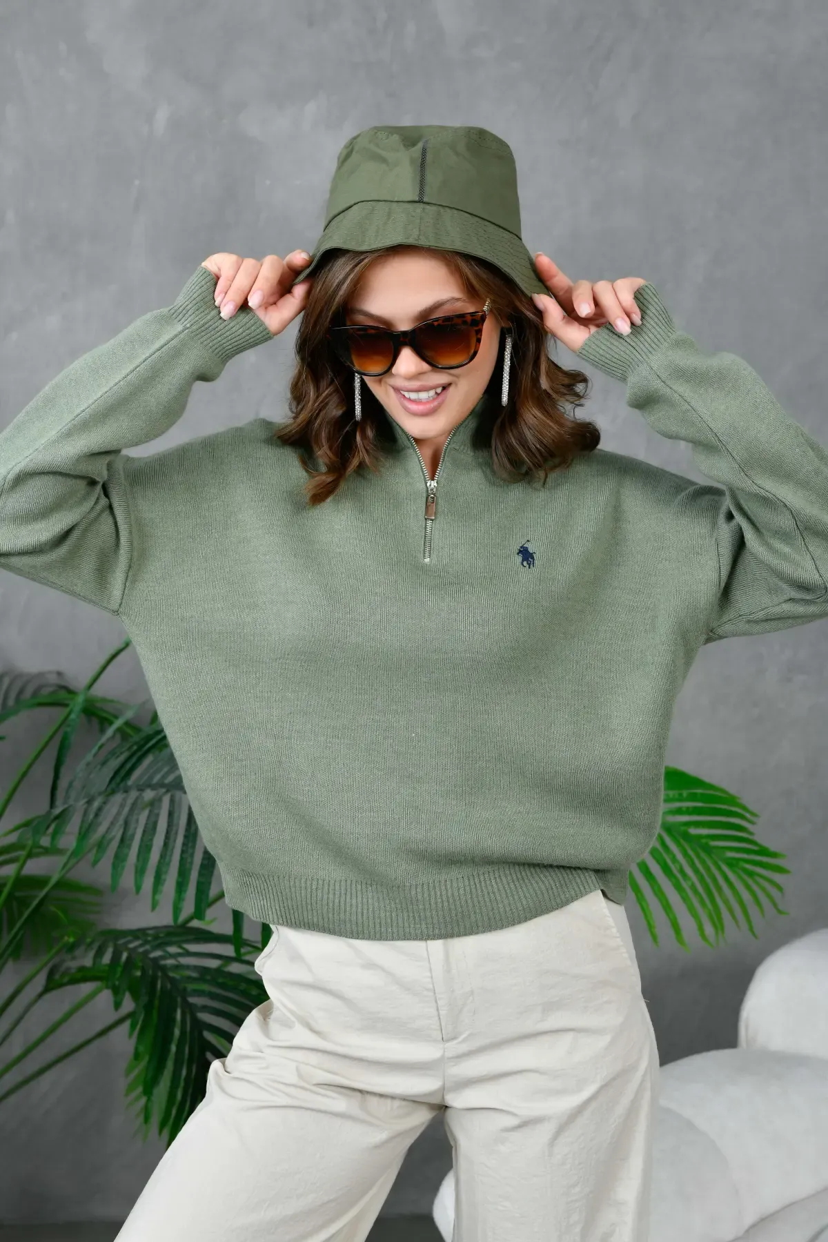 Kadın Dik Yaka Yarım Pat Fermuar Yumuşak Dokulu Triko Kazak 10536