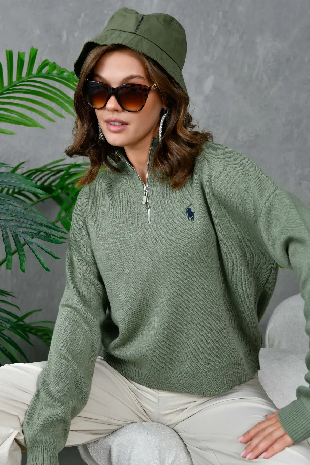 Kadın Dik Yaka Yarım Pat Fermuar Yumuşak Dokulu Triko Kazak 10536