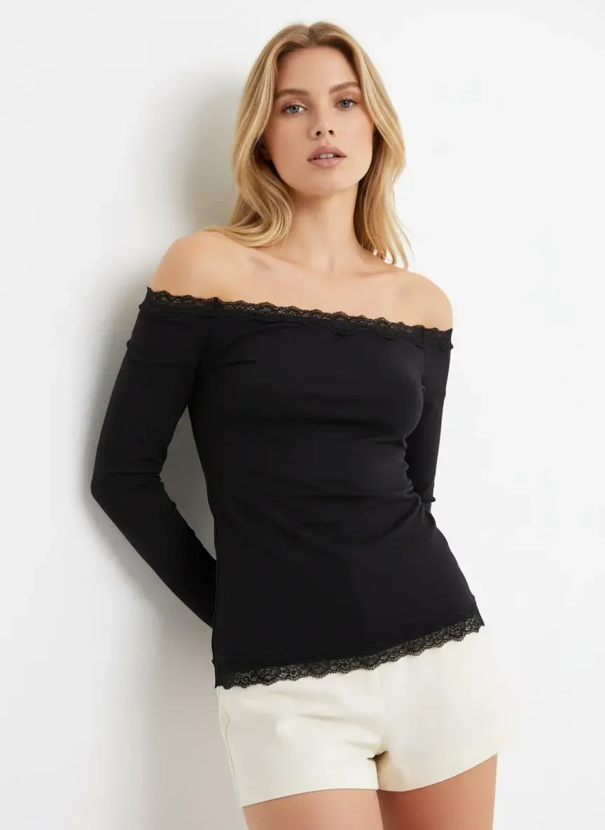 Kadın Kayık Yaka Asimetrik Büzgülü Dantel Detay Slim Fit Penye Bluz 13015