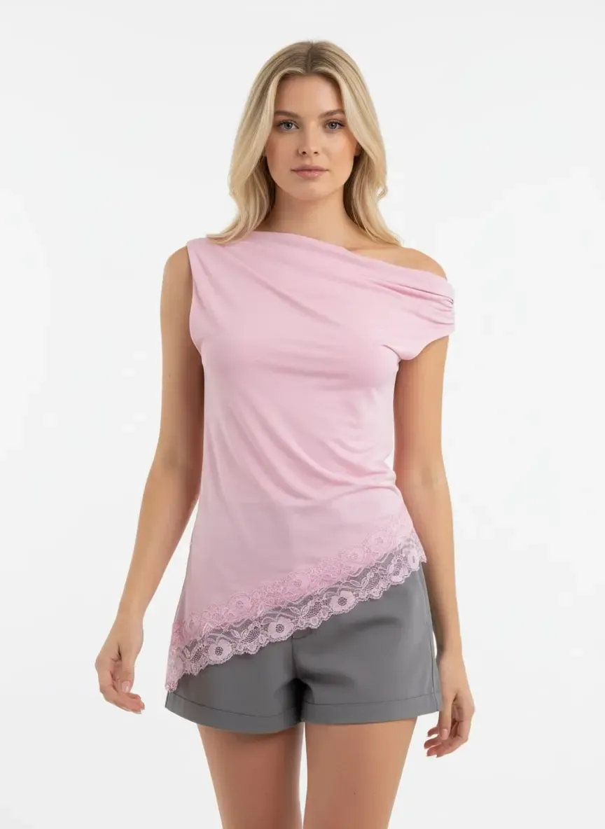 Kadın Kayık Yaka Asimetrik Kesim Dantel Detay Tasarım Slim Fit Modal Bluz 26001