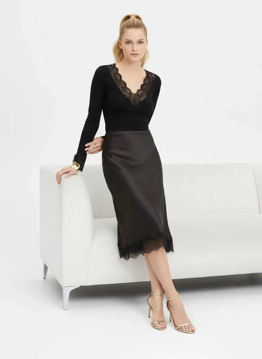 Kadın V Yaka Dantel Detay Penye Bluz 13010