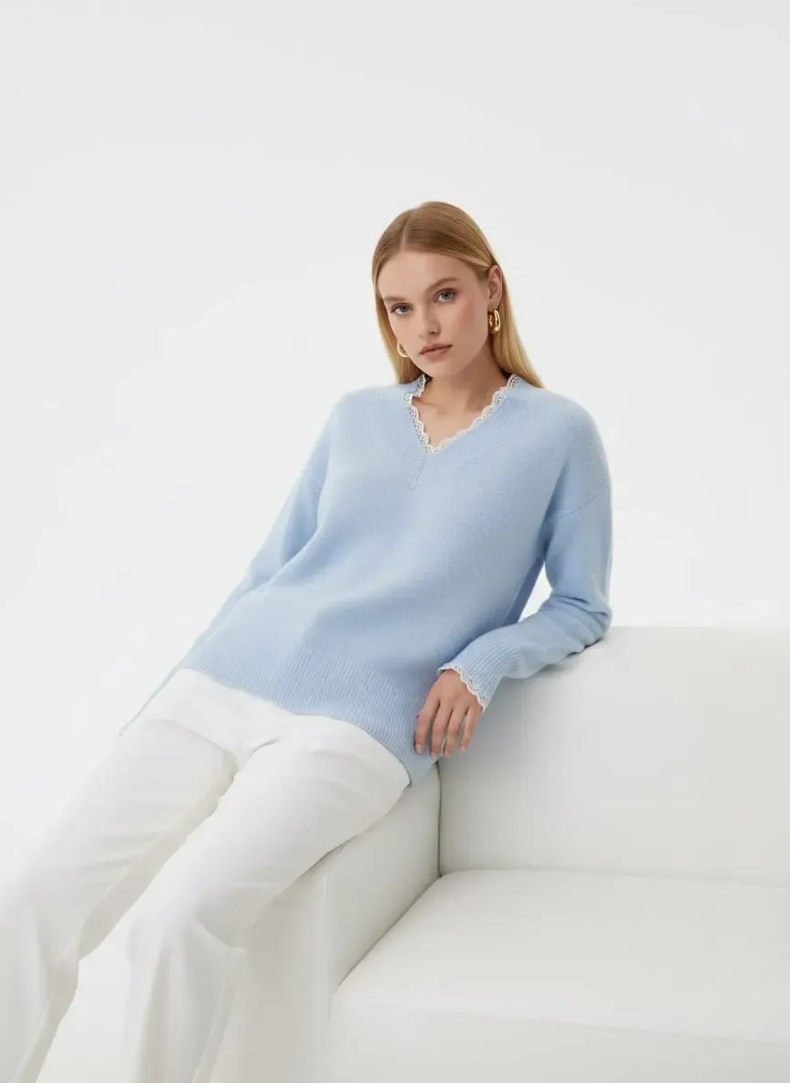 Kadın V Yaka Dantel Detaylı Şardonlu Triko Kazak 8716