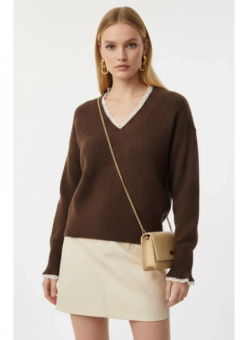 Kadın V Yaka Dantel Detaylı Şardonlu Triko Kazak 8716