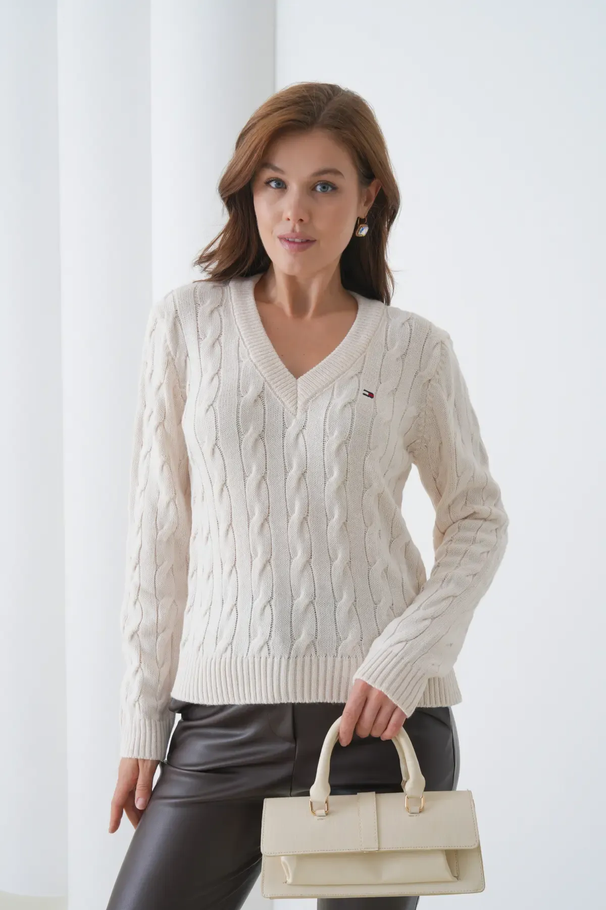 Kadın V Yaka Saç Örgü Triko Kazak 8683